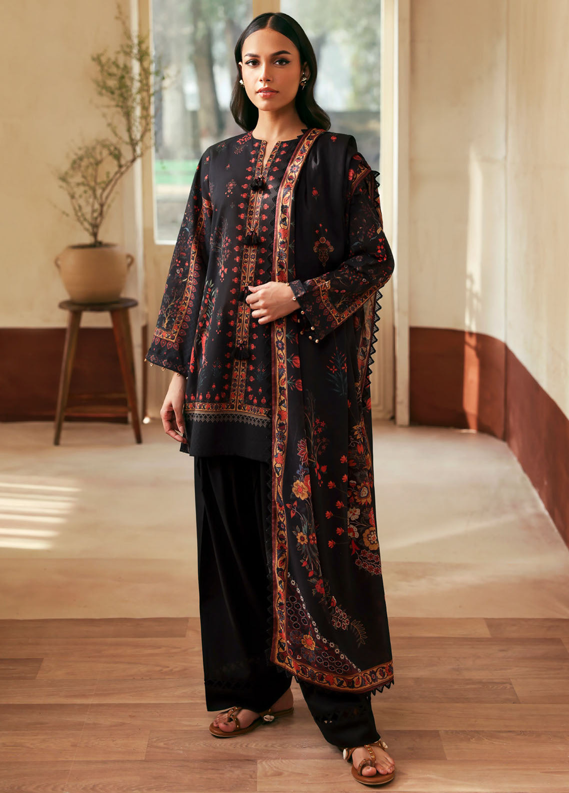 Selene by Sahar Printed Lawn Suits Unstitched 3 Piece SHR25S CL-V1-S25-06 Royal Noir