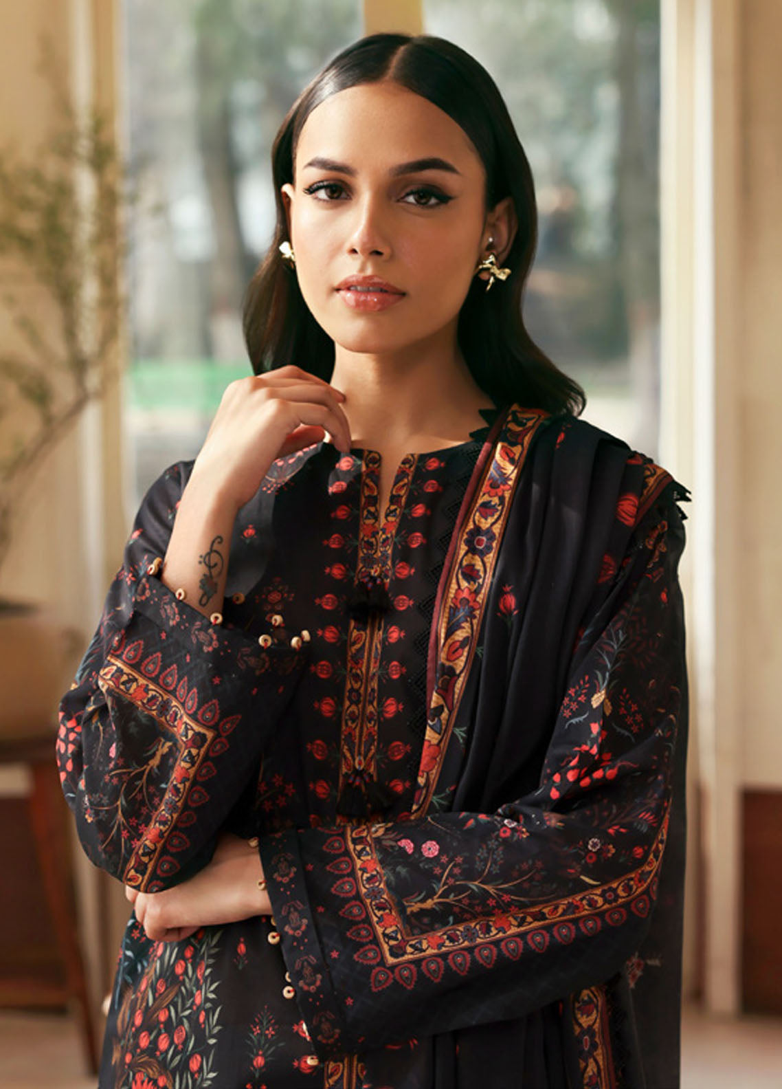 Selene by Sahar Printed Lawn Suits Unstitched 3 Piece SHR25S CL-V1-S25-06 Royal Noir