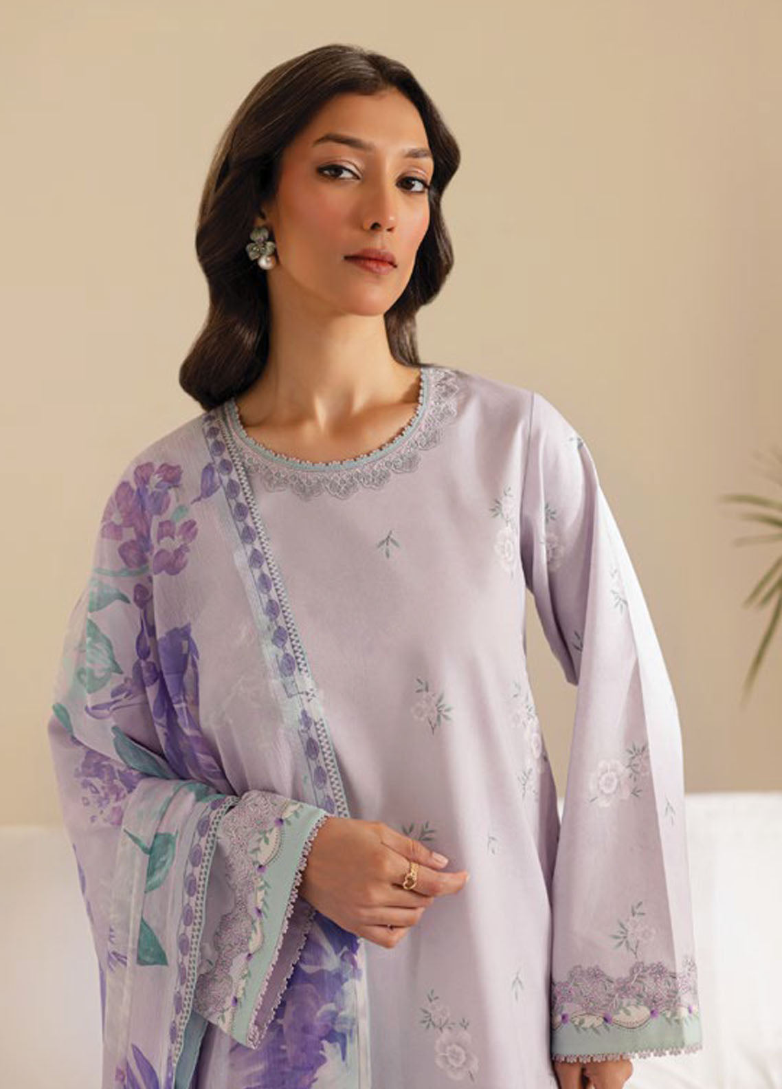 Seran Embroidered Lawn Suits Unstitched 3 Piece D-10 Seraya