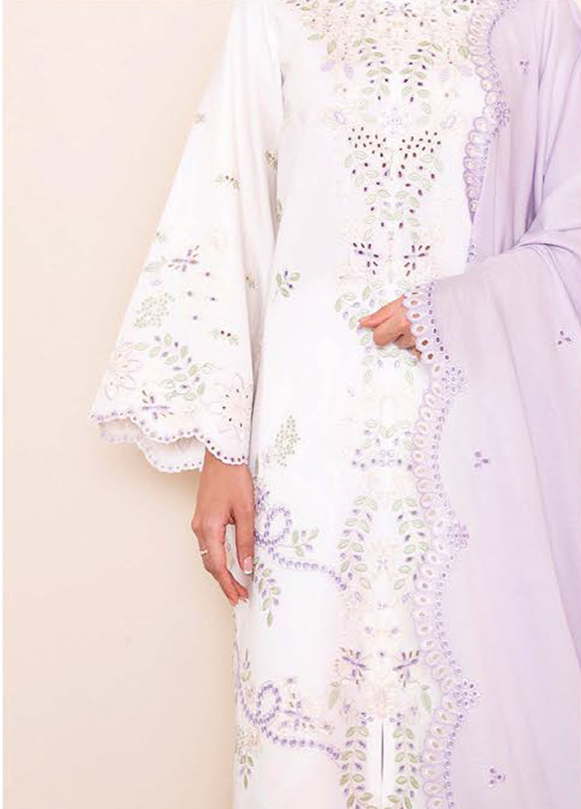 Seran Embroidered Lawn Suits Unstitched 3 Piece SN25ULL D-07 Zureya