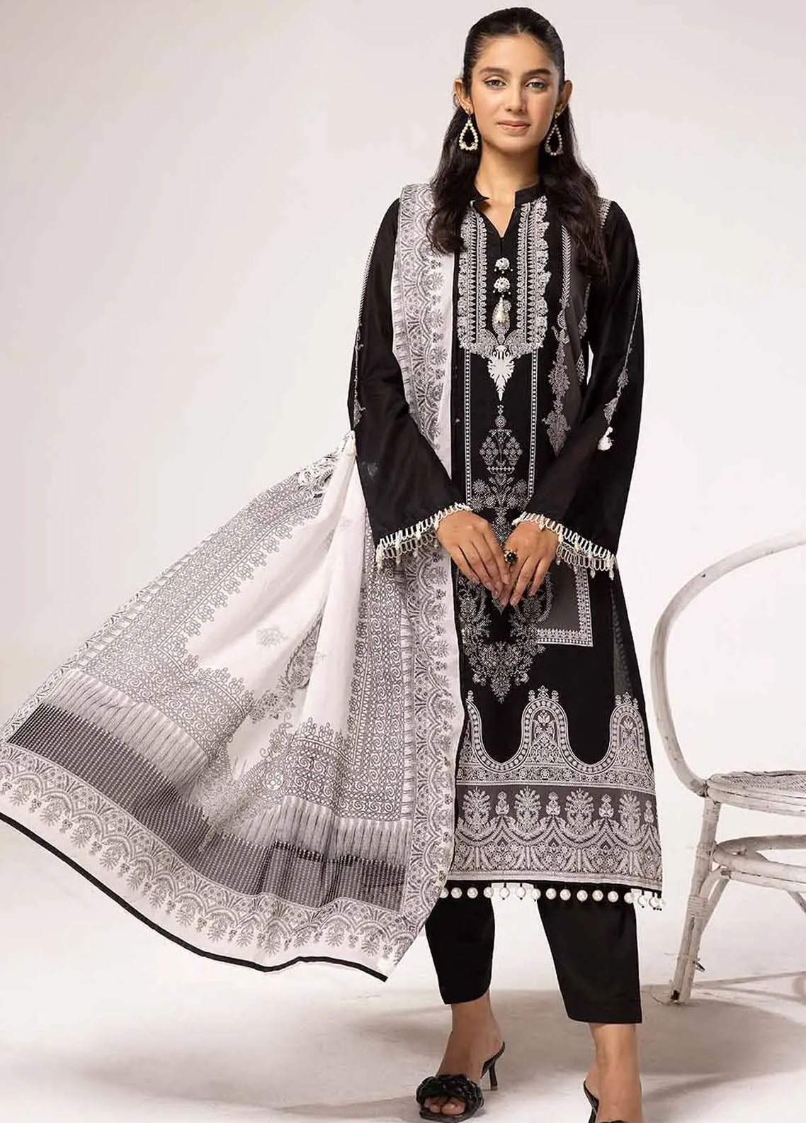 Slate By Gul Ahmed Black And White Unstitched Collection 2024 BT-42005
