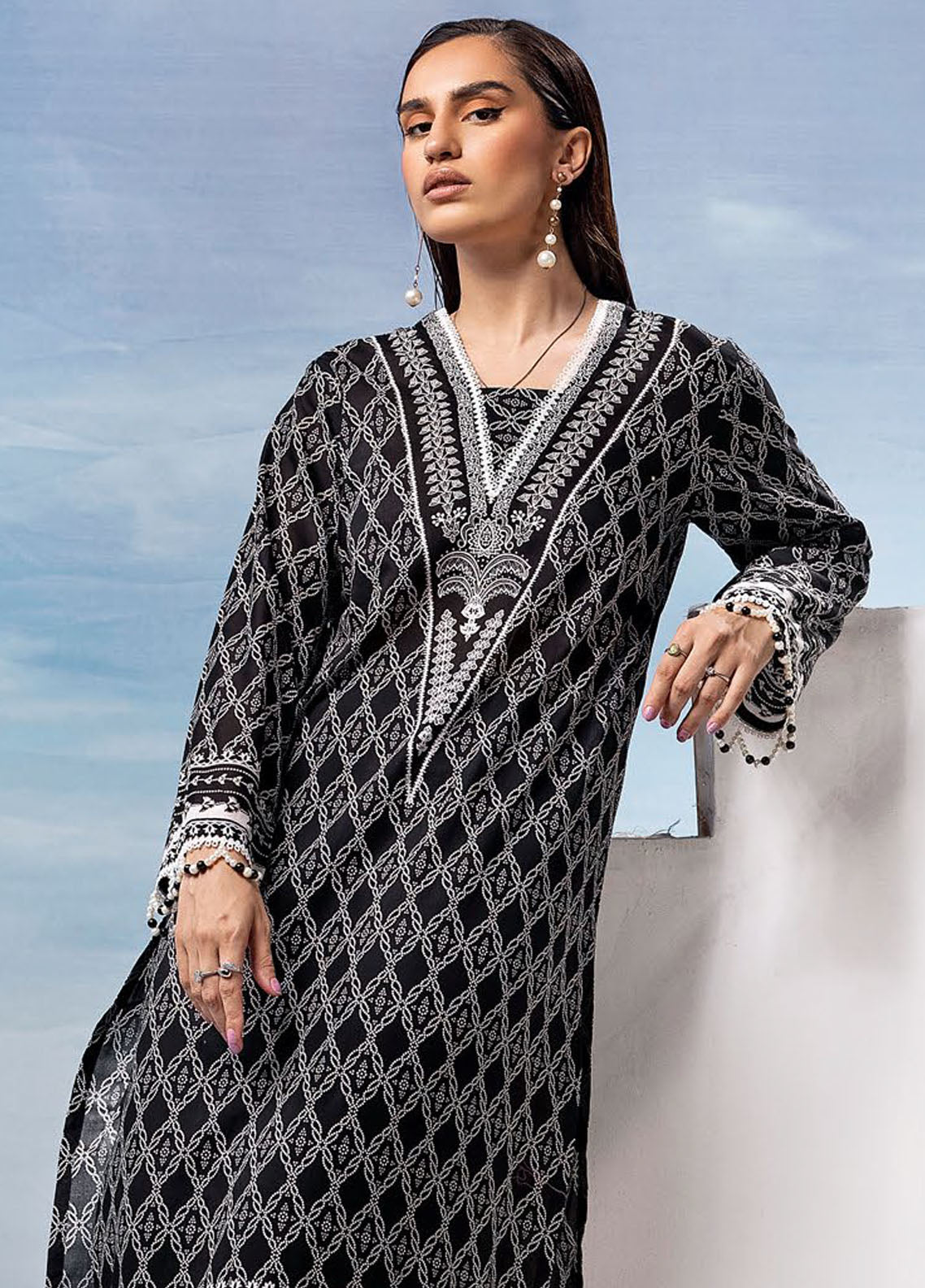 Slate By Gul Ahmed Black And White Unstitched Collection 2024 BT-42006