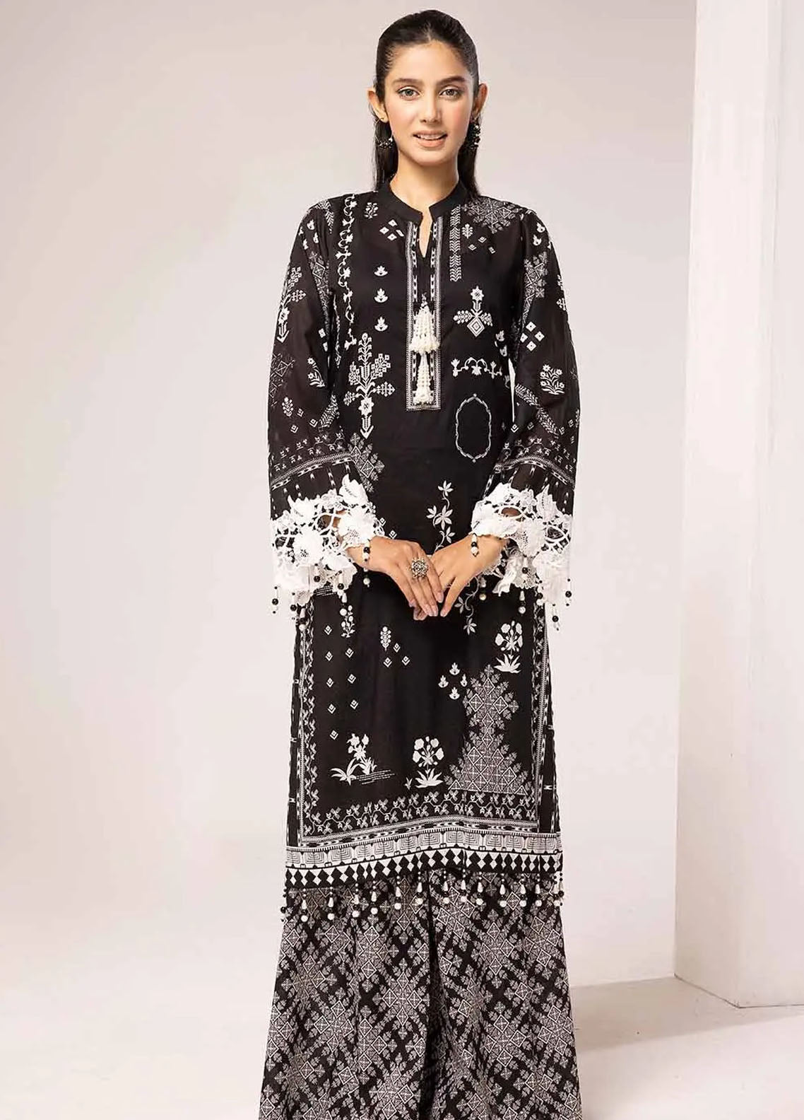 Slate By Gul Ahmed Black And White Unstitched Collection 2024 BT-42007
