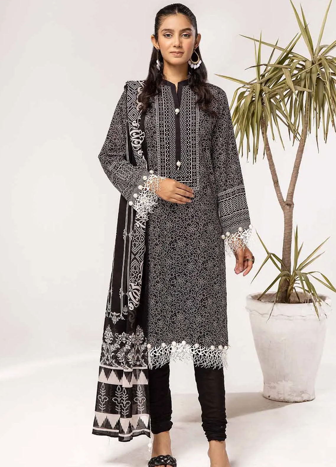 Slate By Gul Ahmed Black And White Unstitched Collection 2024 B-42001