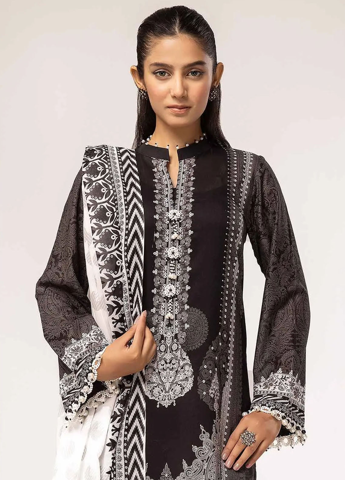 Slate By Gul Ahmed Black And White Unstitched Collection 2024 B-42016