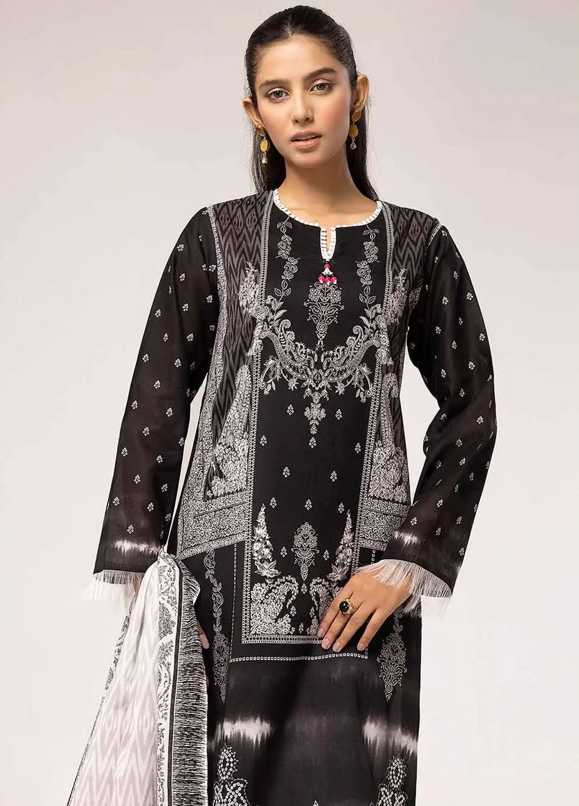Slate By Gul Ahmed Black And White Unstitched Collection 2024 B-42017