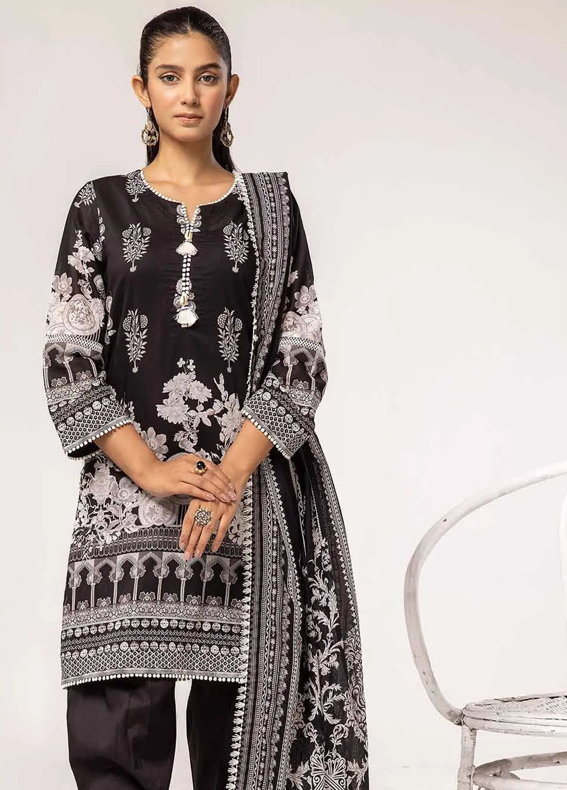 Slate By Gul Ahmed Black And White Unstitched Collection 2024 B-42018
