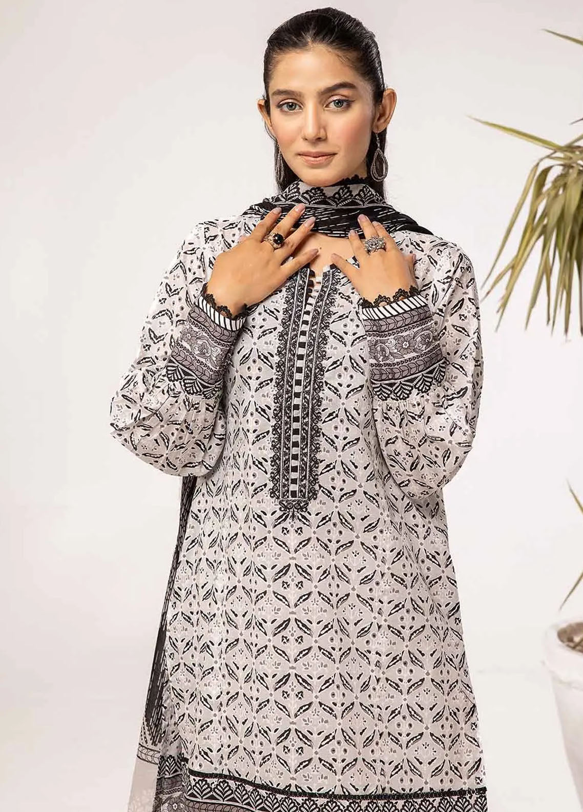 Slate By Gul Ahmed Black And White Unstitched Collection 2024 B-42028