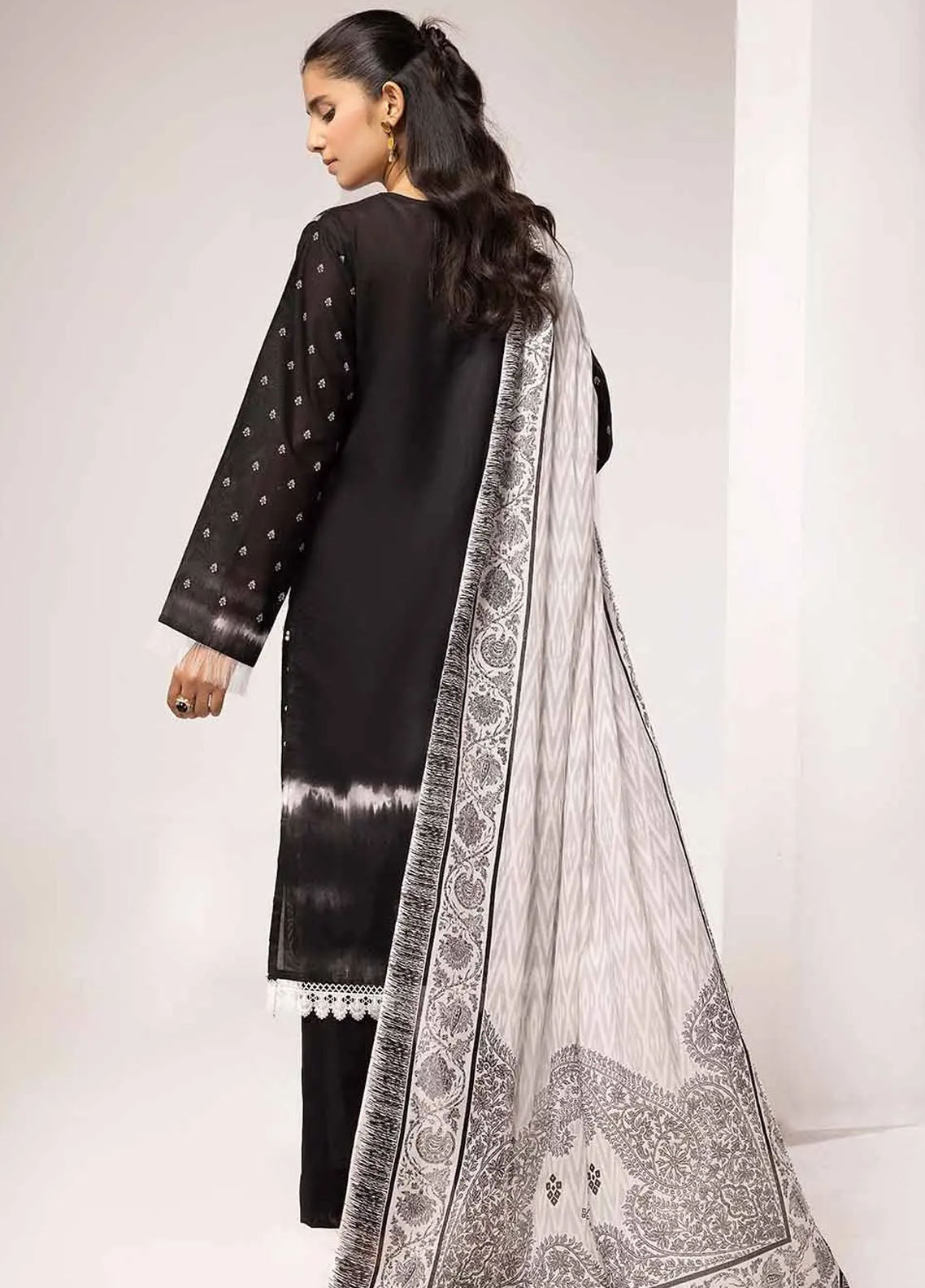 Slate By Gul Ahmed Black And White Unstitched Collection 2024 B-42017