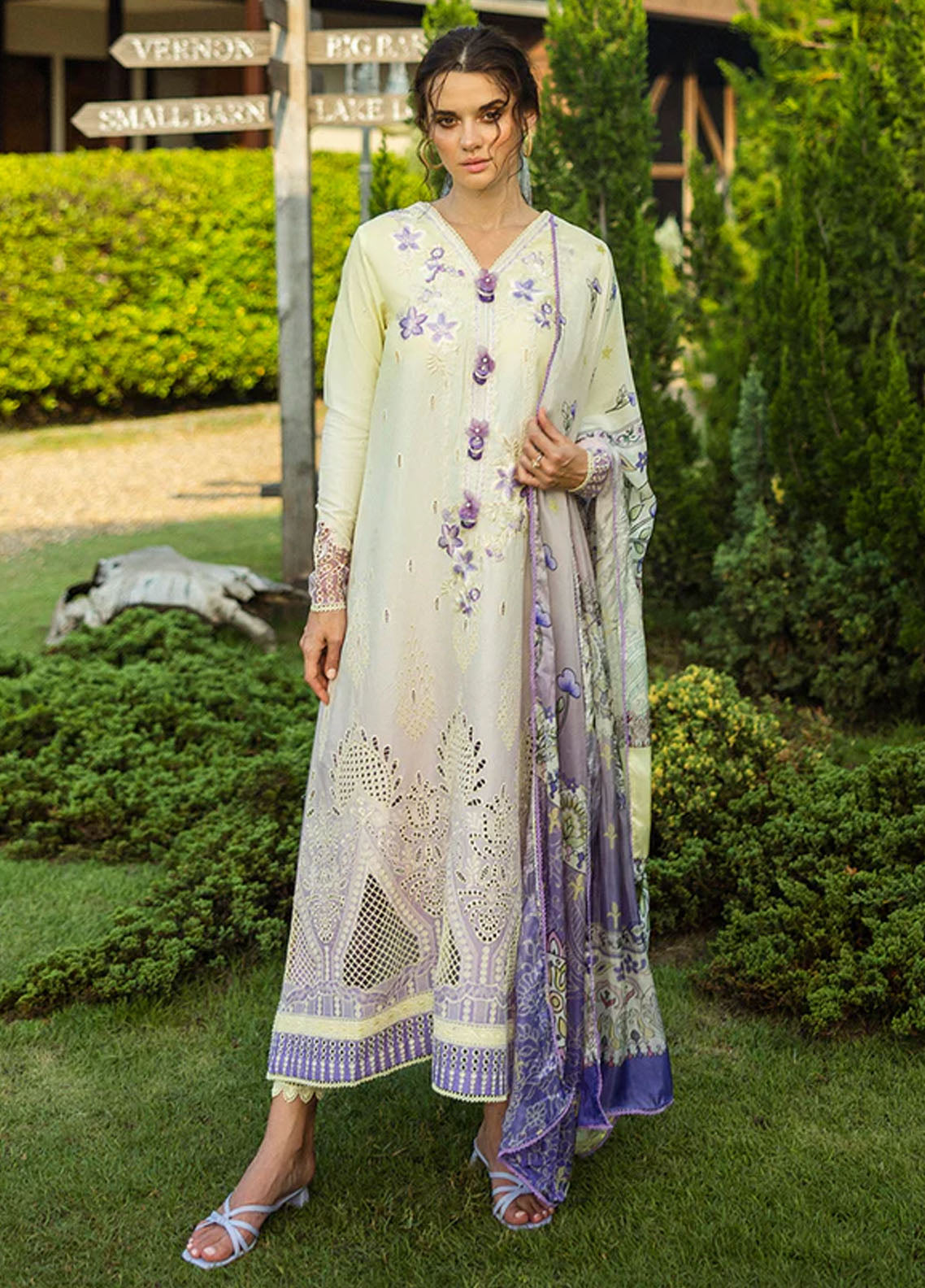 Solace Ombre by Mushq Chikankari Lawn Suit Unstitched 3 Piece D-01 Gioia