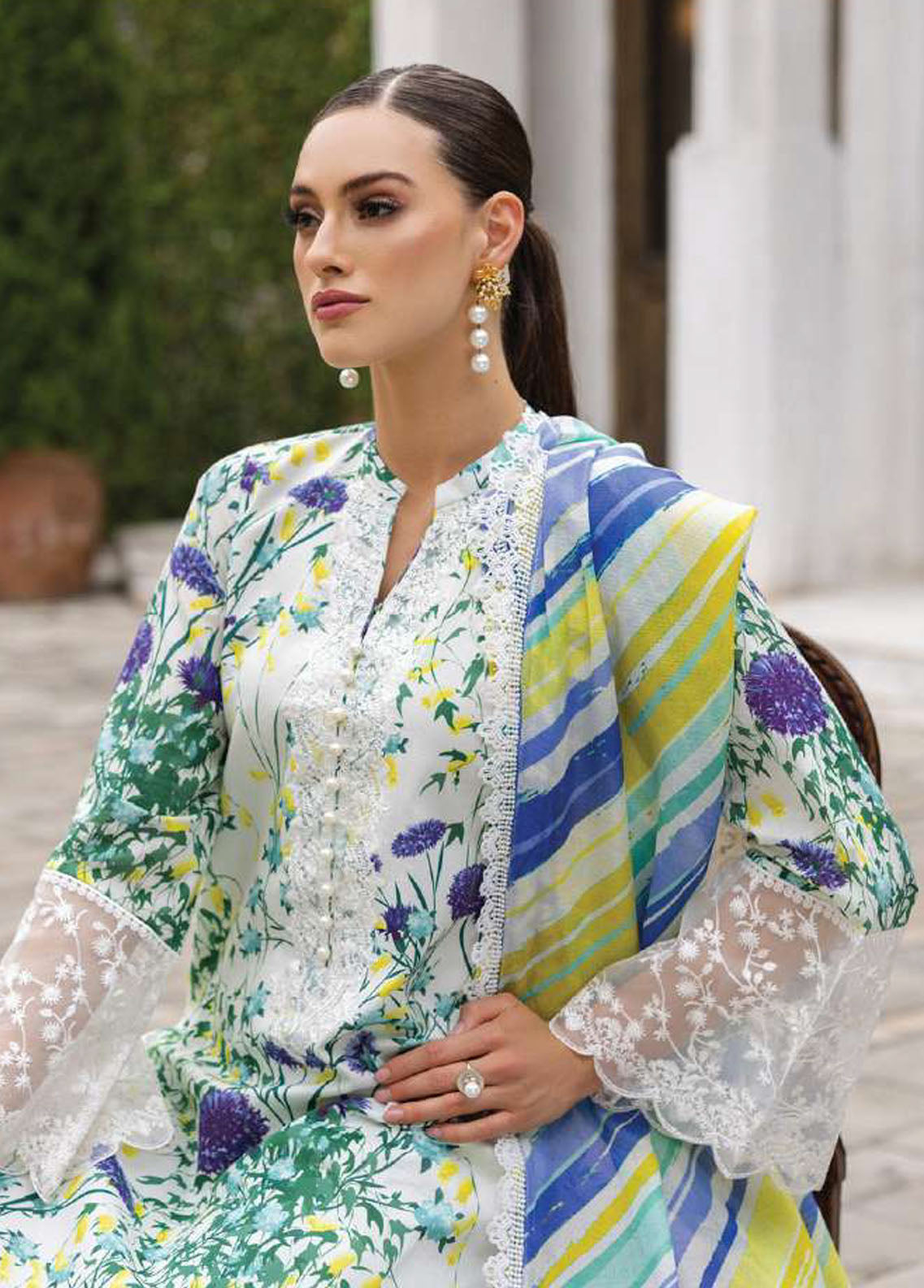 Tahra By Zainab Chottani Unstitched Lawn Collection 2023 Frosty Orchid 10A