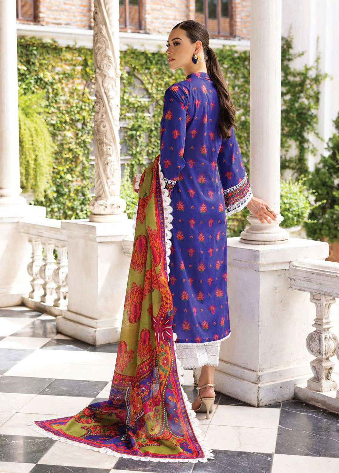 Tahra By Zainab Chottani Unstitched Lawn Collection 2023 Whipsy Lush 8A