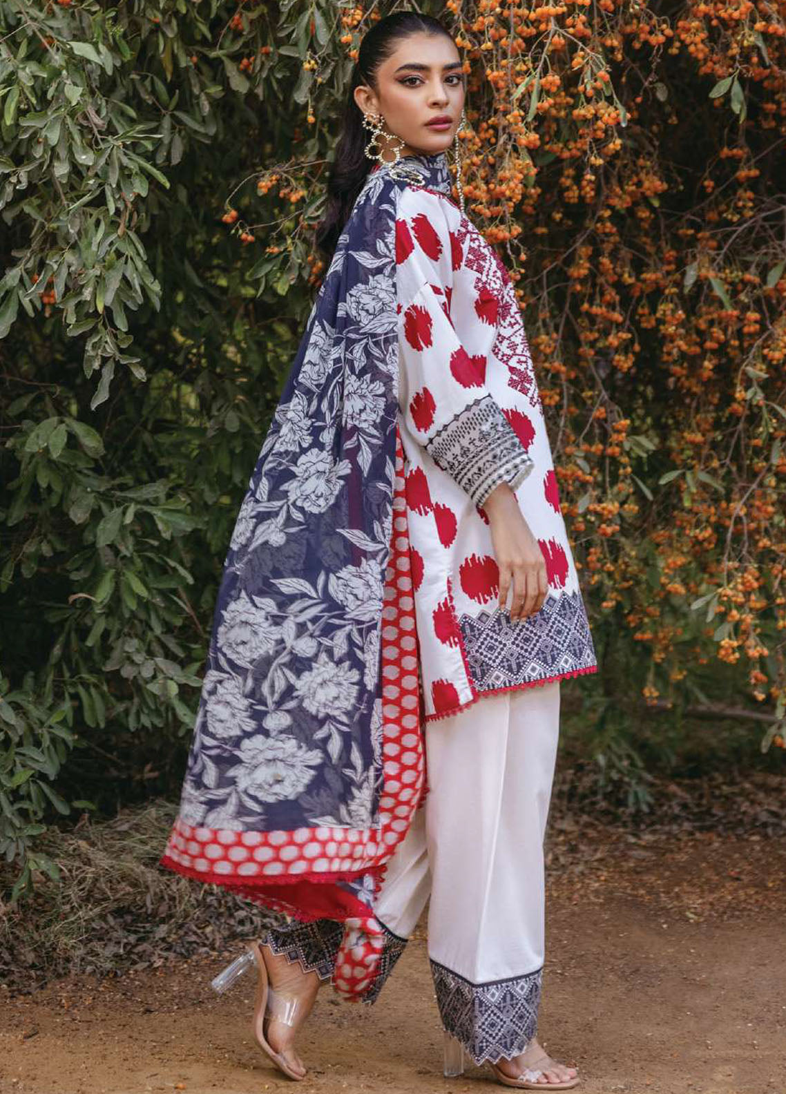 Tahra by Zainab Chottani Unstitched Lawn Collection 2024 10A Freya