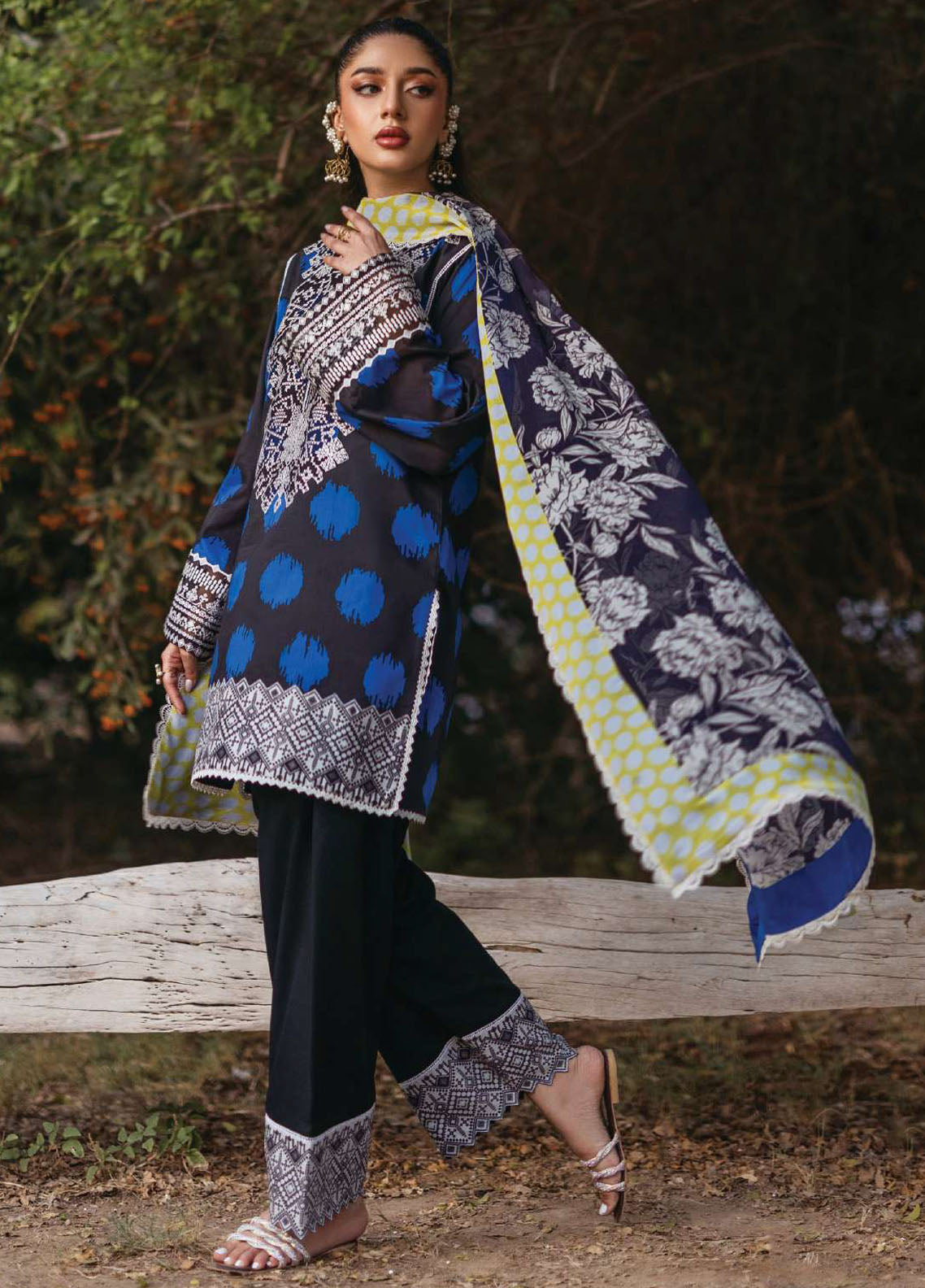 Tahra by Zainab Chottani Unstitched Lawn Collection 2024 10B Freya