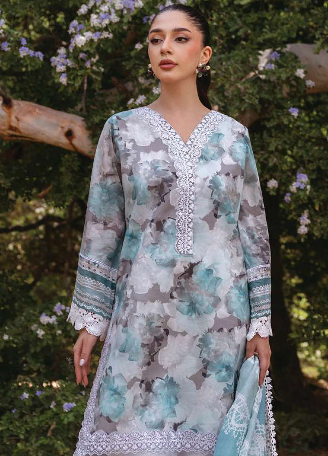 Tahra by Zainab Chottani Unstitched Lawn Collection 2024 3B Zinnia