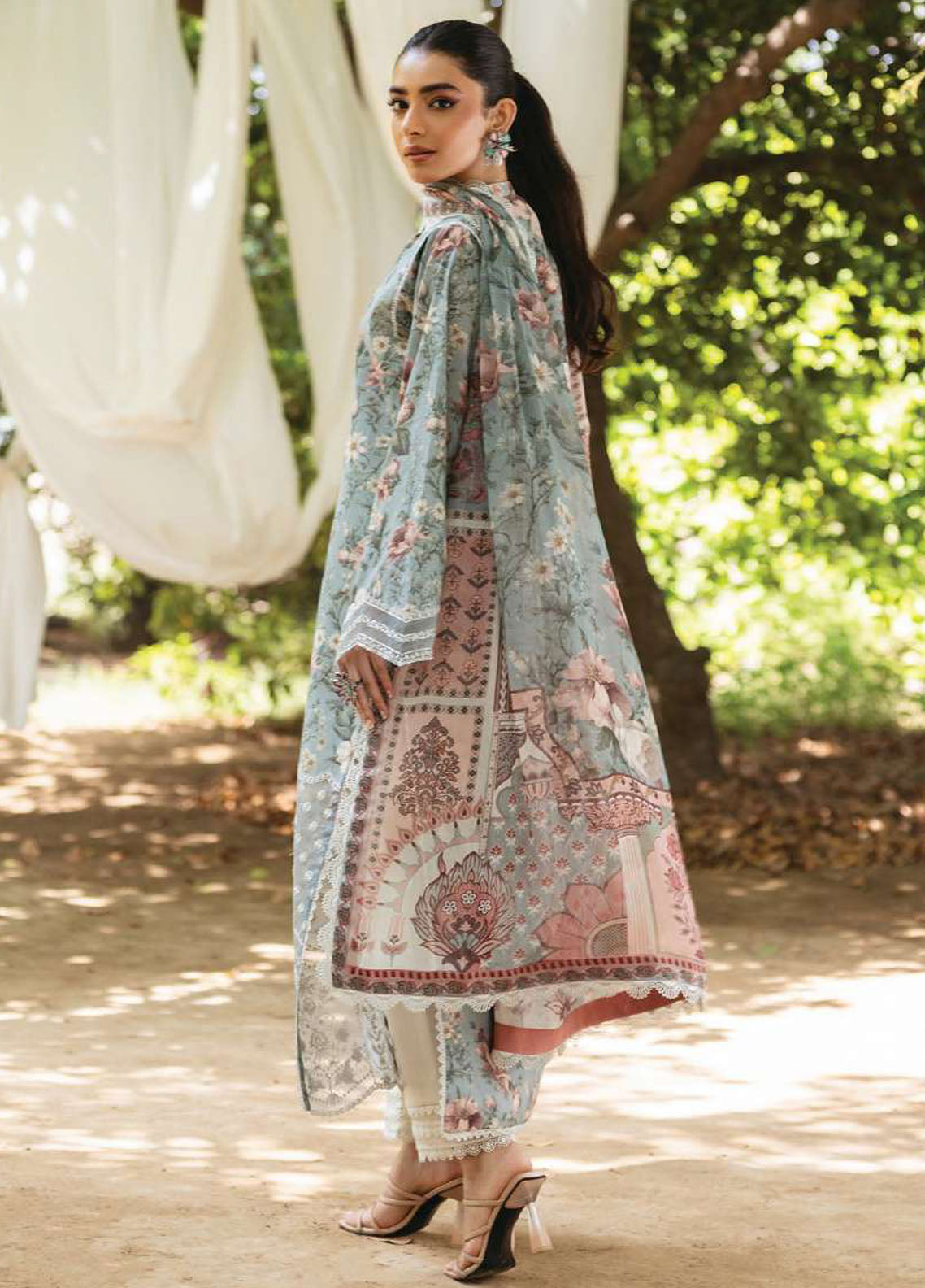 Tahra by Zainab Chottani Unstitched Lawn Collection 2024 5A Samaha