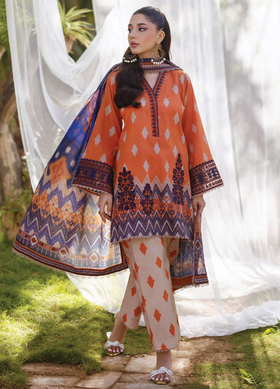 Tahra by Zainab Chottani Unstitched Lawn Collection 2024 8A Liza