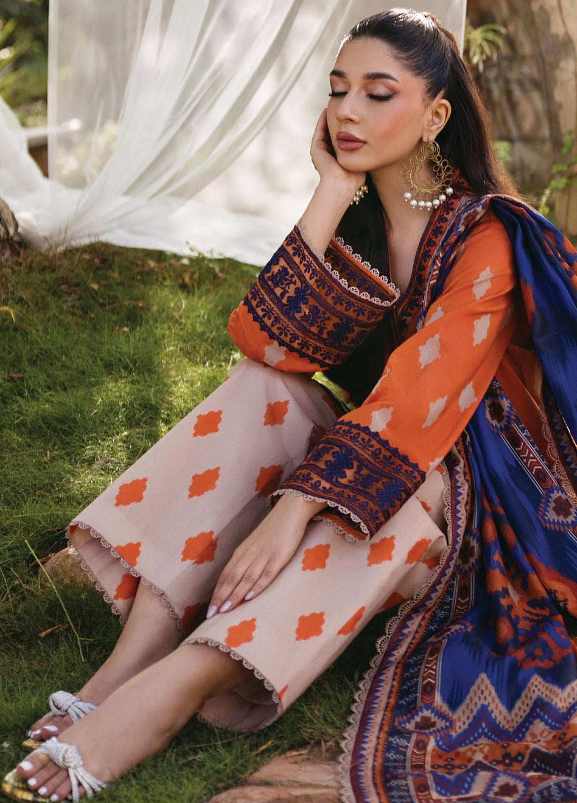 Tahra by Zainab Chottani Unstitched Lawn Collection 2024 8A Liza