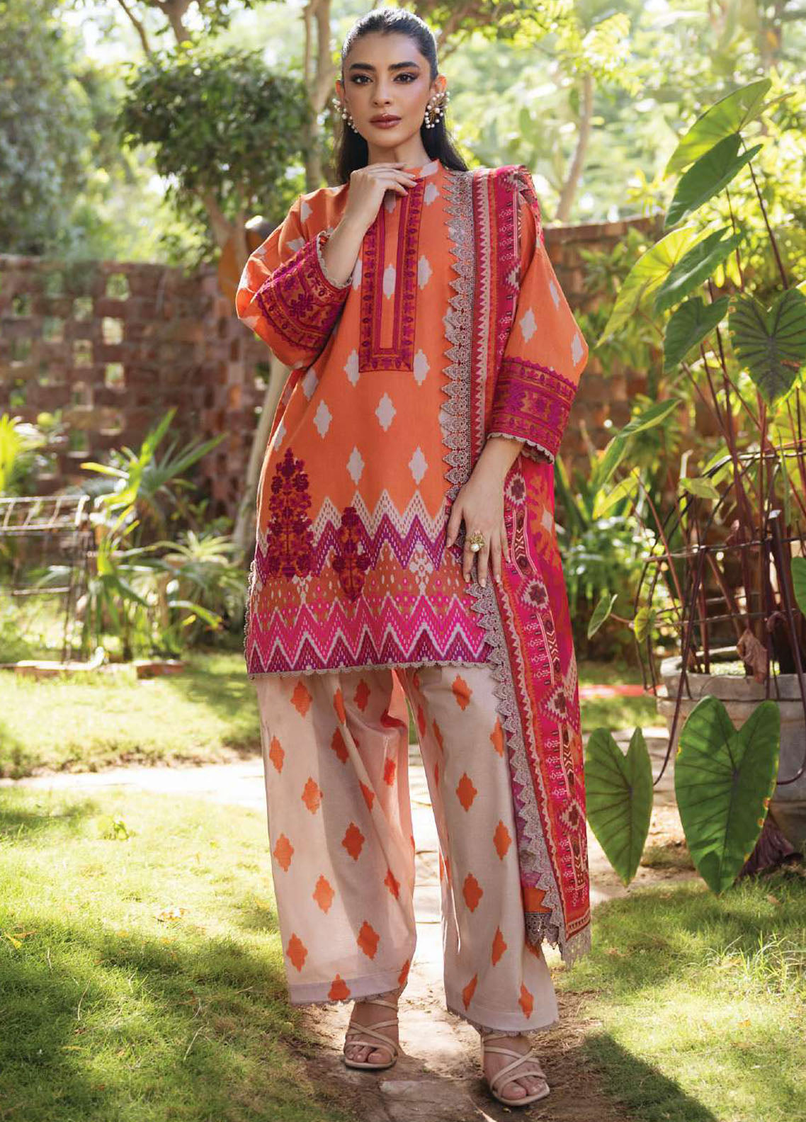 Tahra by Zainab Chottani Unstitched Lawn Collection 2024 8B Liza