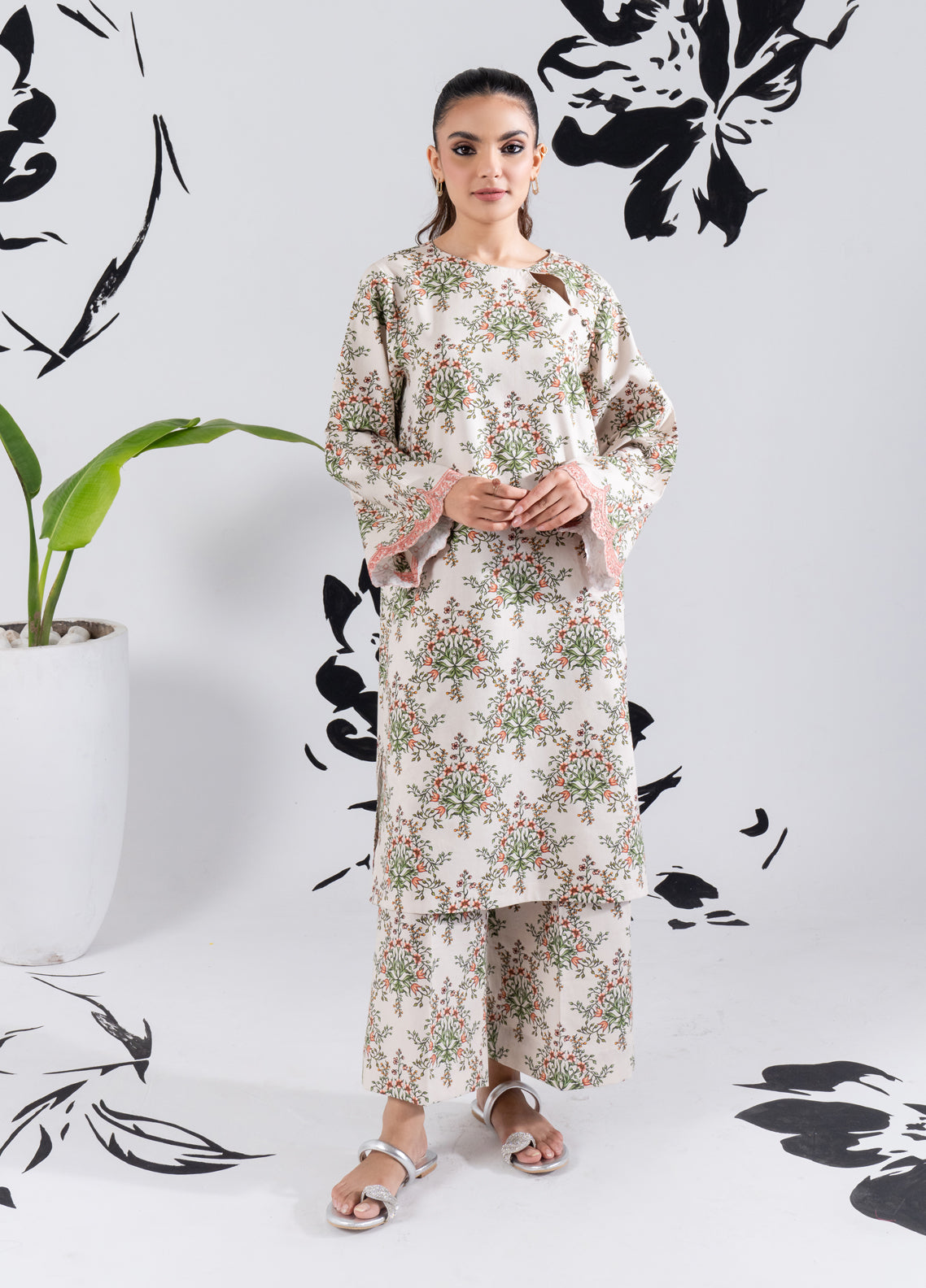 Tana Bana Pret Printed Lawn 2 Piece Suit GLV1-06