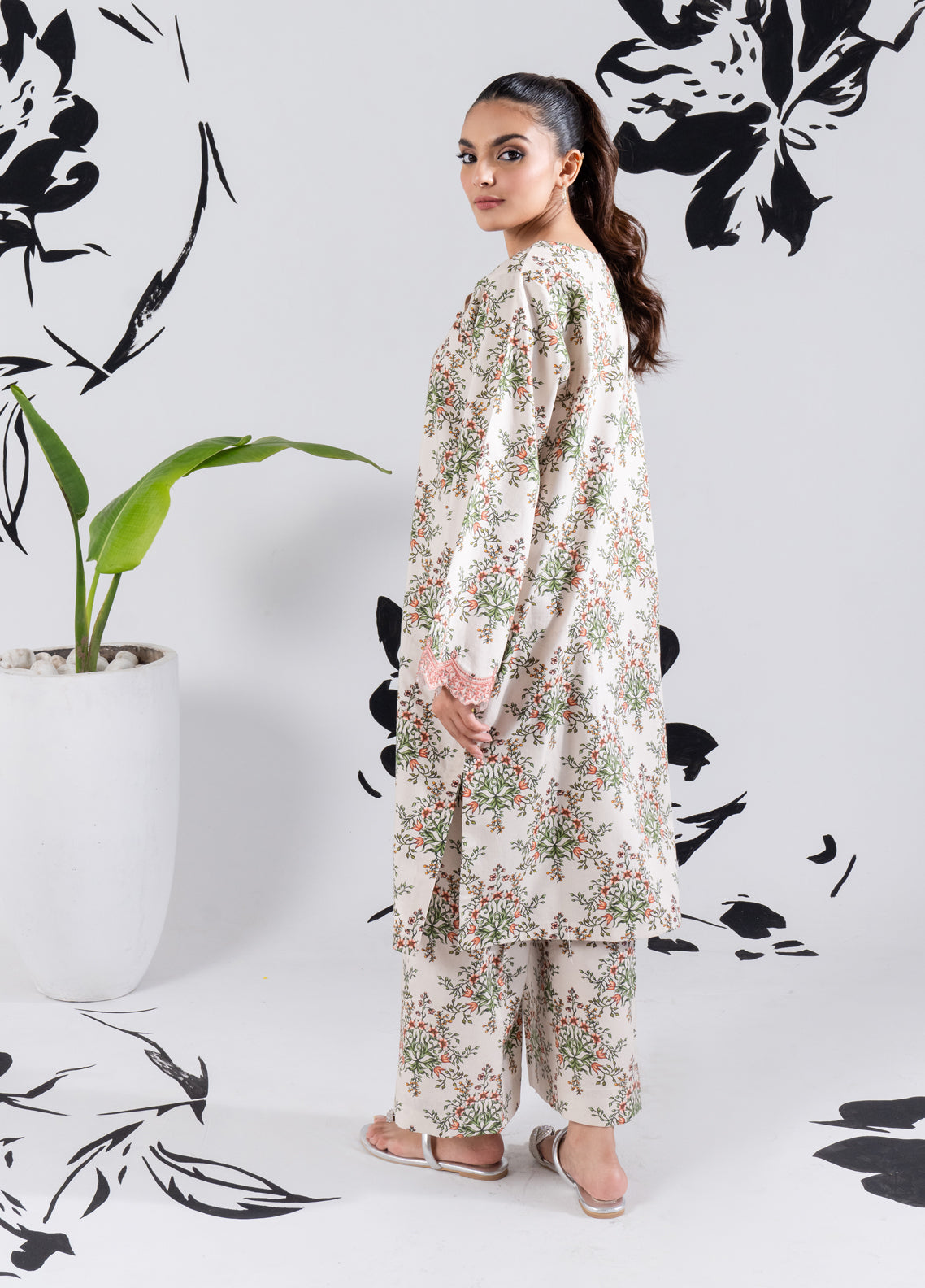 Tana Bana Pret Printed Lawn 2 Piece Suit GLV1-06