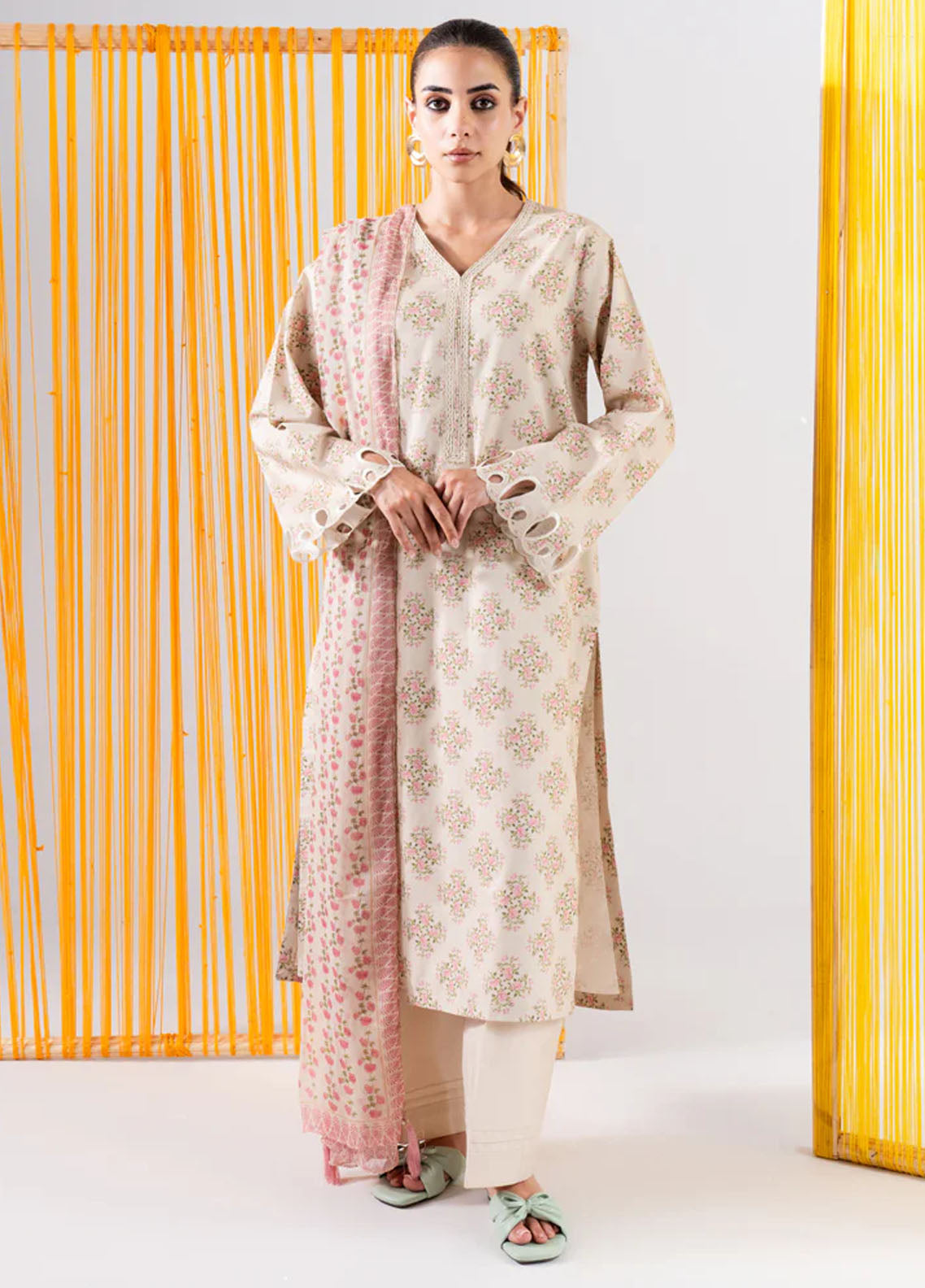 Tana Bana Pret Printed Lawn 3 Piece Suit MLD1-03