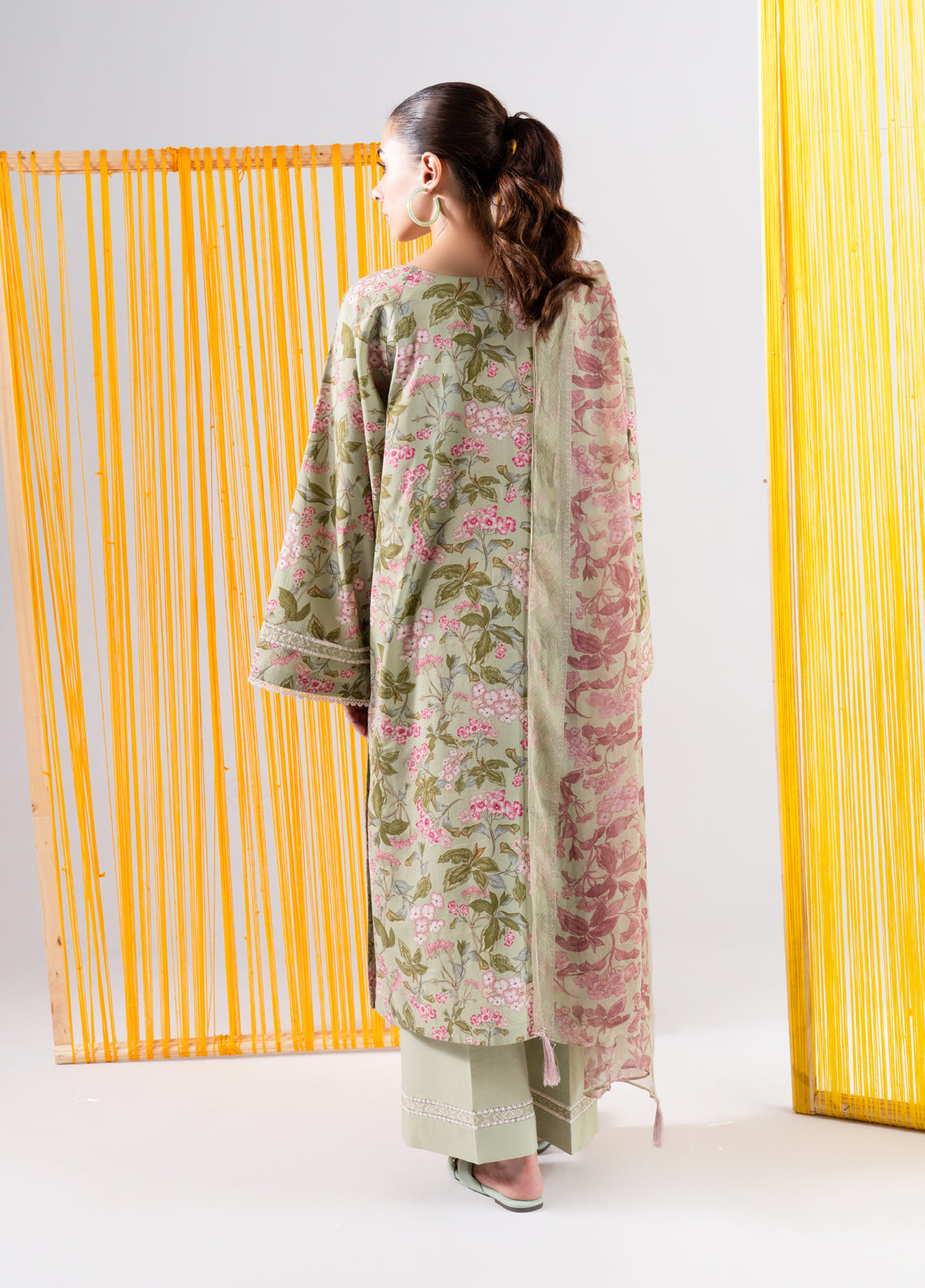 Tana Bana Pret Printed Lawn 3 Piece Suit MLD1-05