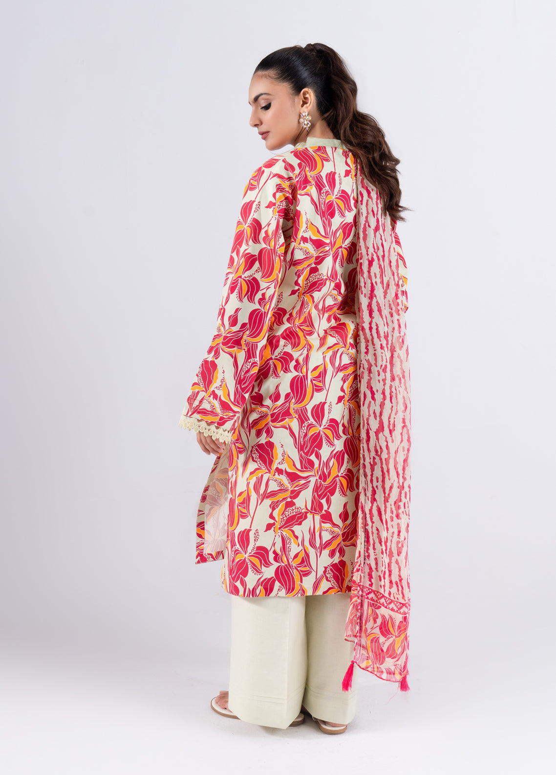 Tana Bana Pret Printed Lawn 3 Piece Suit MLD1-09