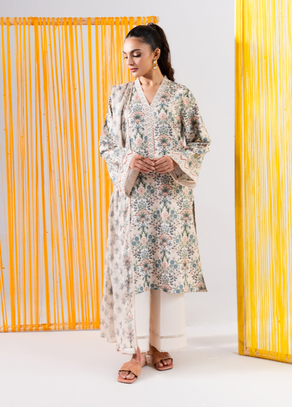 Tana Bana Pret Printed Lawn 3 Piece Suit MLD1-10