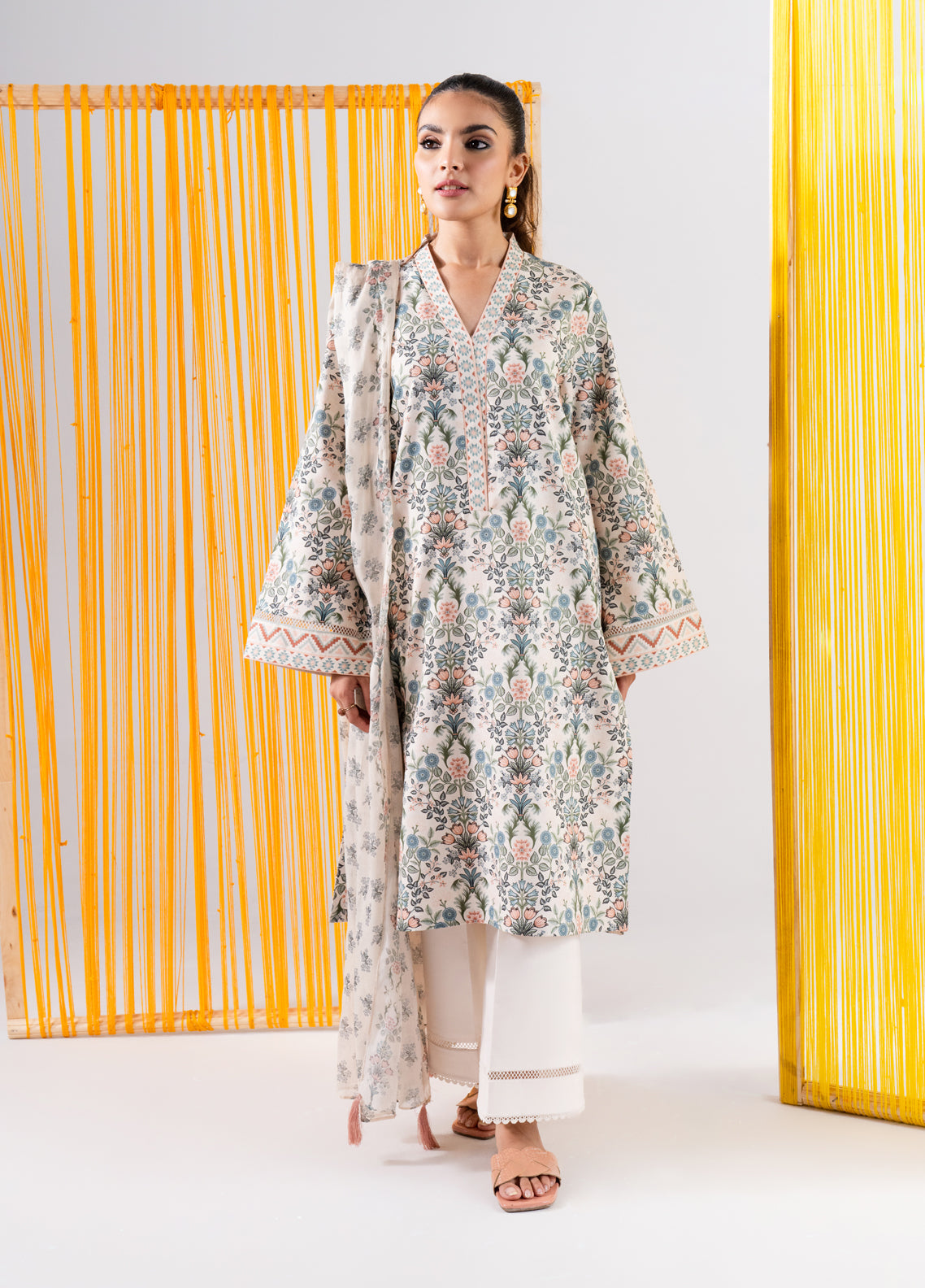 Tana Bana Pret Printed Lawn 3 Piece Suit MLD1-10