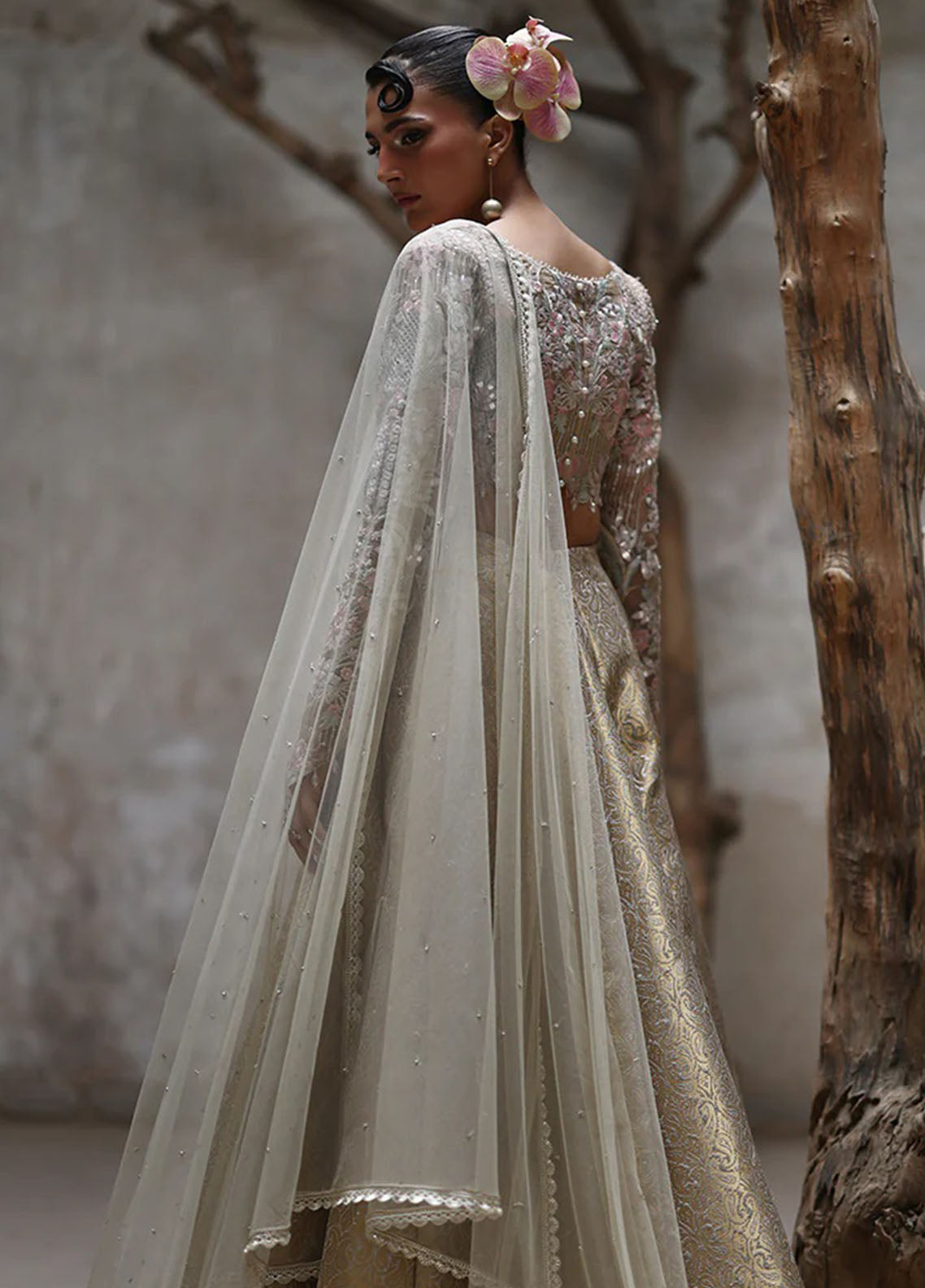 Thread and Motifs Pret Embroidered Organza 3 piece Suit 9124.3