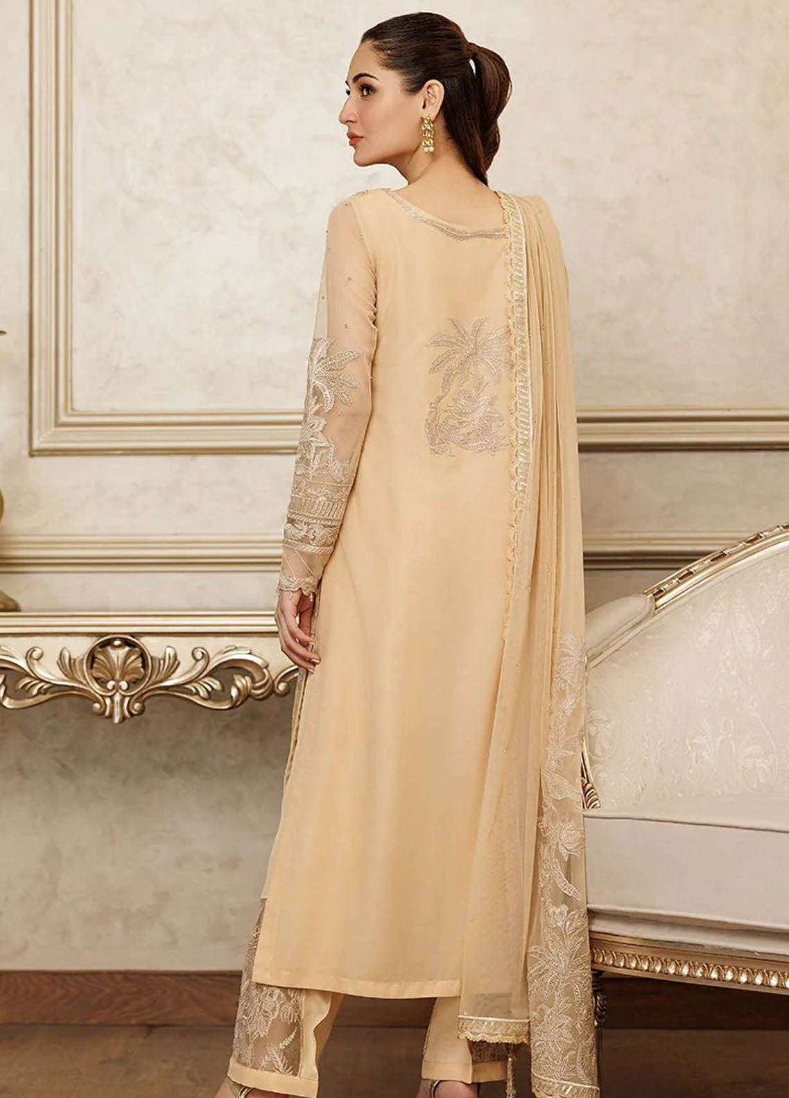 Threads And Motifs Pret Embroidered Net 3 Piece Suit 8625