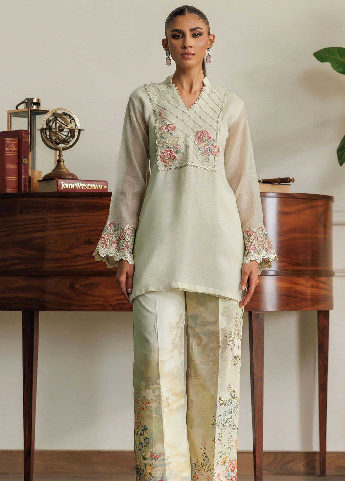 Threads And Motifs Pret Embroidered Net 3 Piece Suit 8795