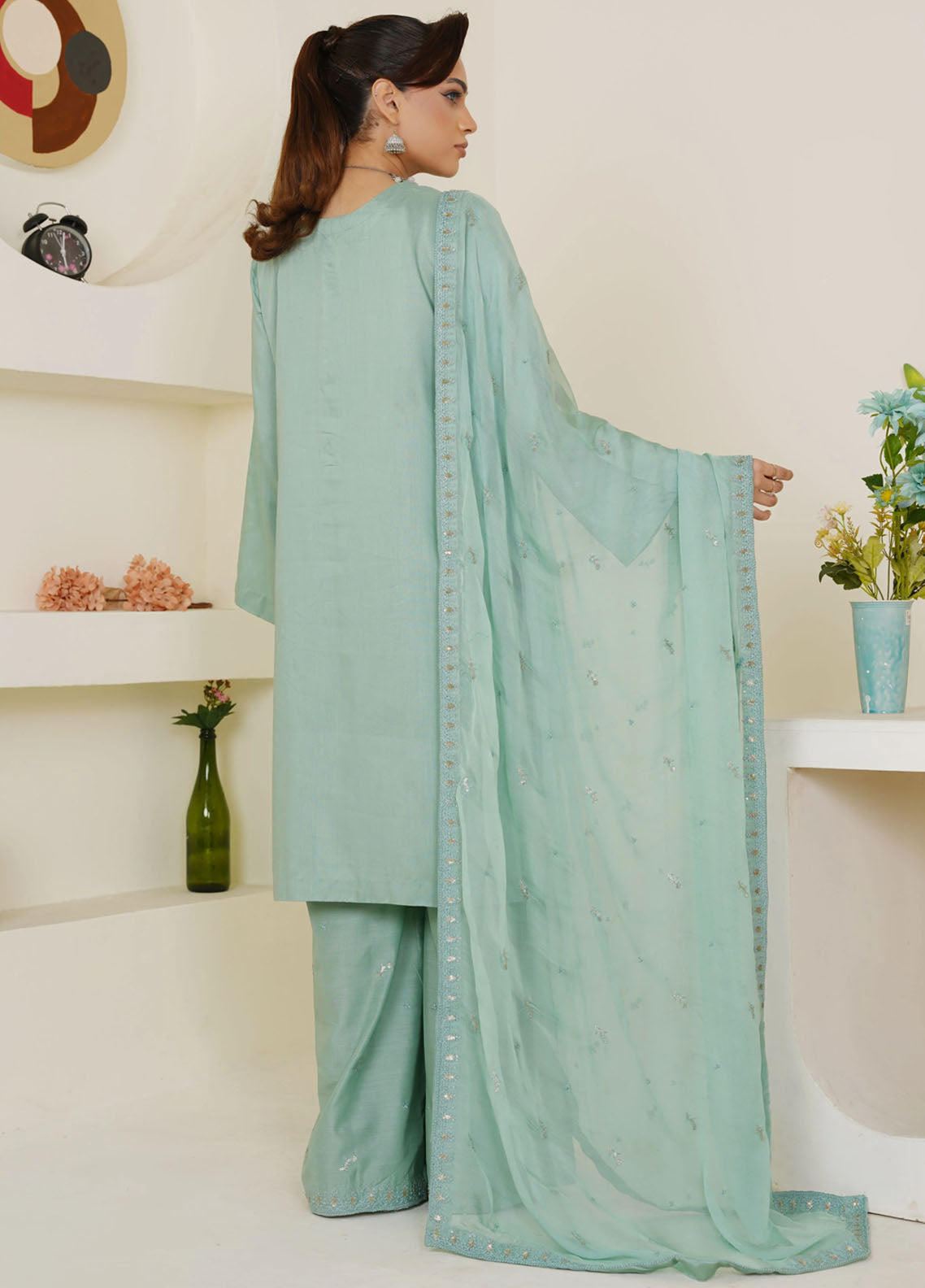 Threads And Weaves Pret Embroidered Lawn 3 Piece Suit RTWL25211