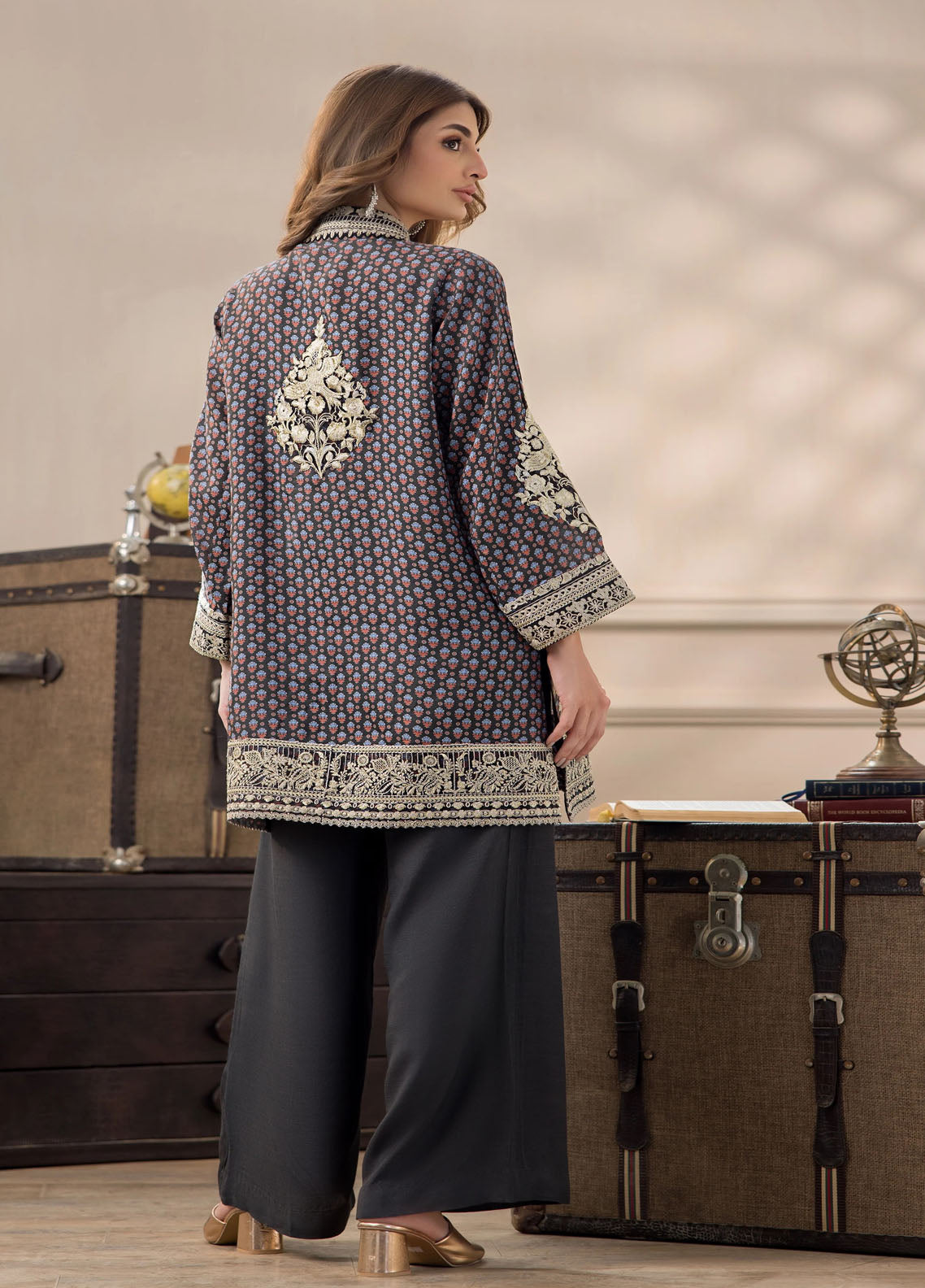 Threads & Motifs Pret Embroidered Viscose 3 Piece Suits 9375