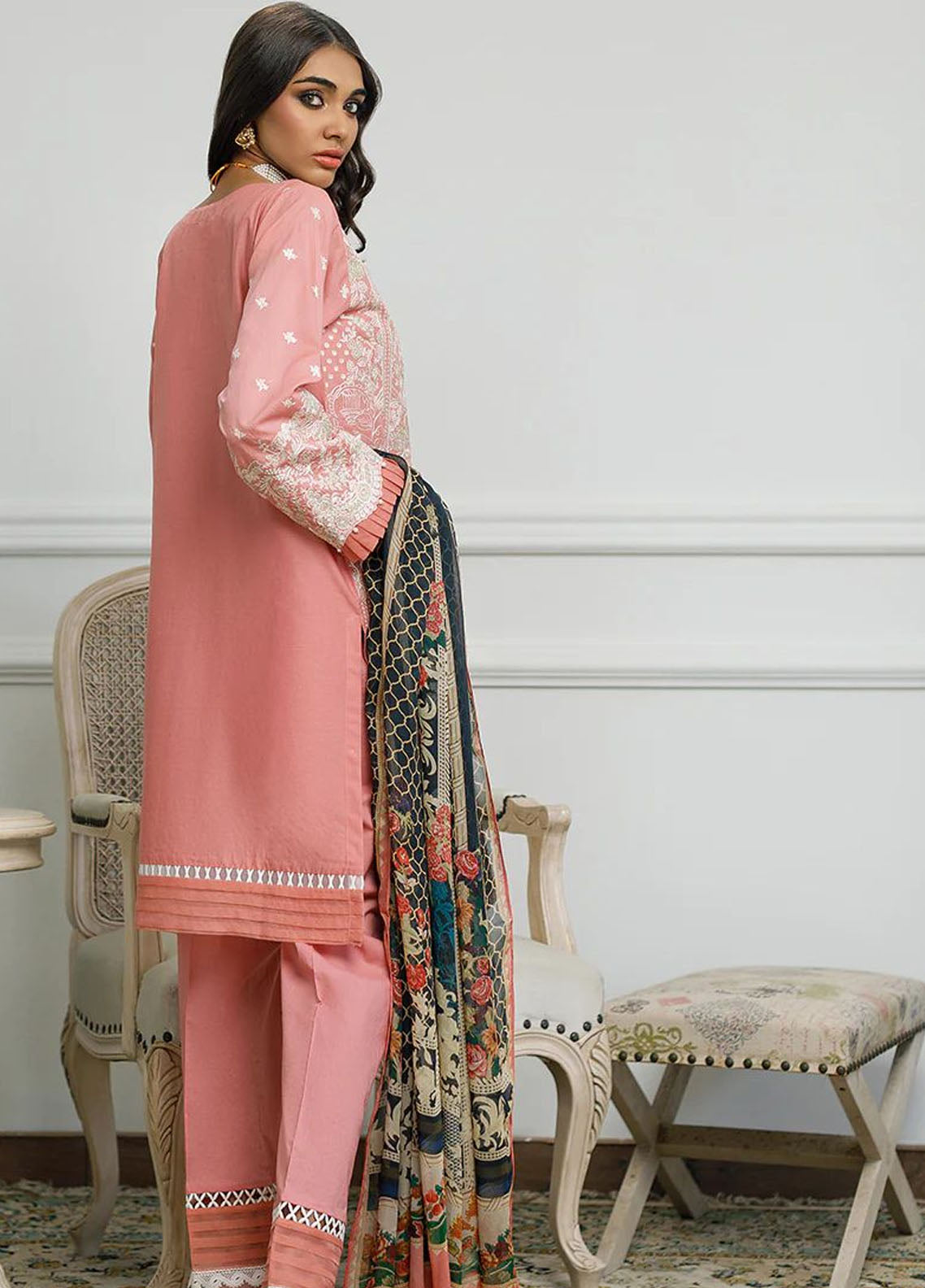 Threads & Motifs Pret Lawn 2 Piece Suit THM23RW 7875.1