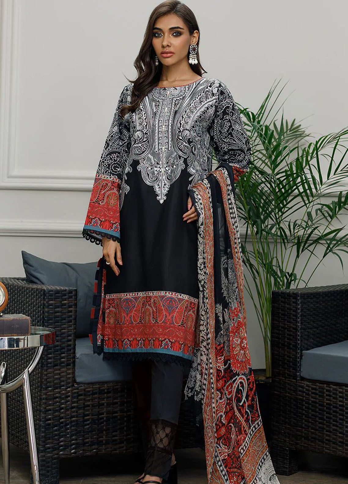 Threads & Motifs Pret Lawn 2 Piece Suit THM23RW 7977.1