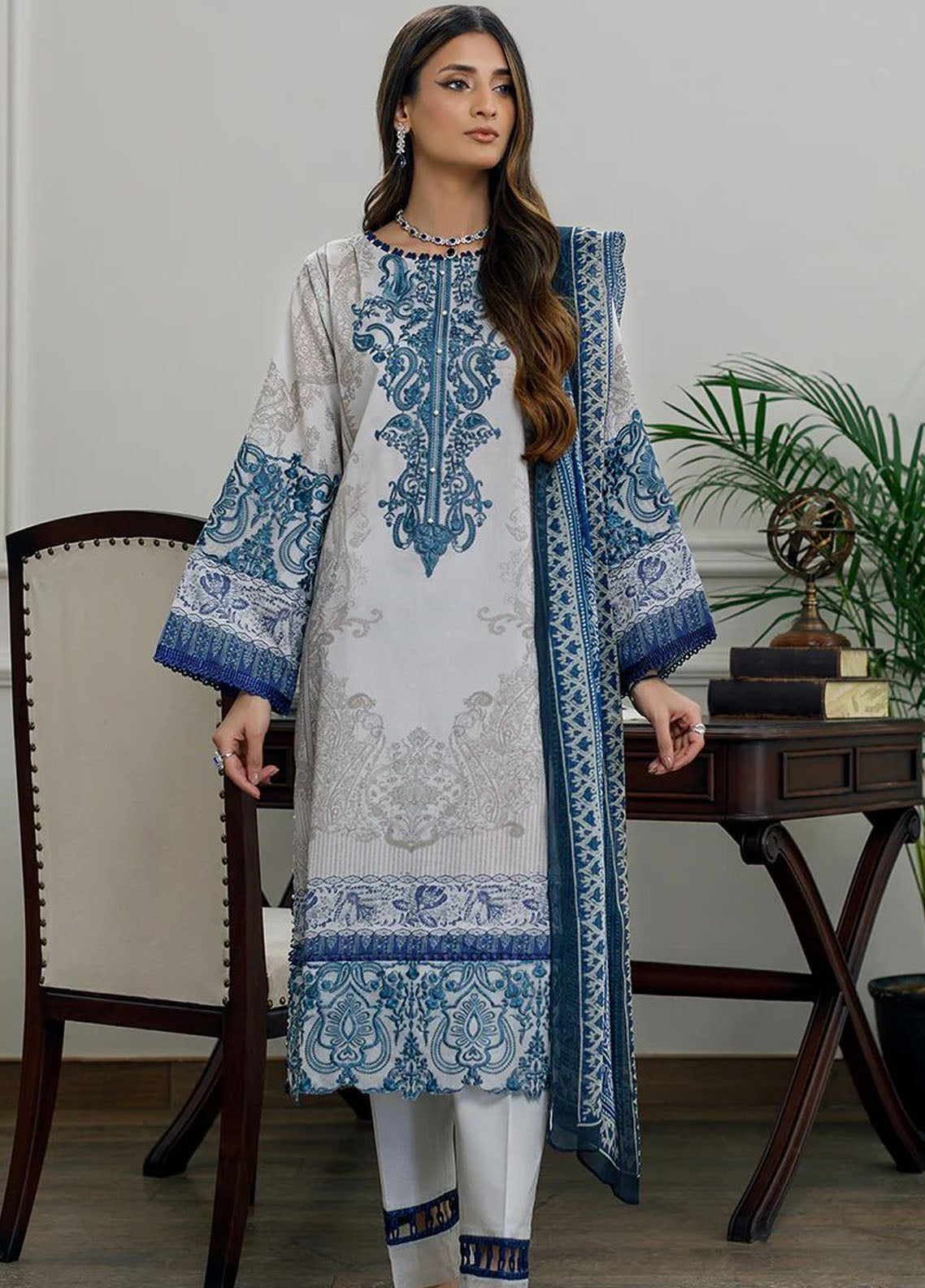 Threads & Motifs Pret Lawn 2 Piece Suit THM23RW 7968.1