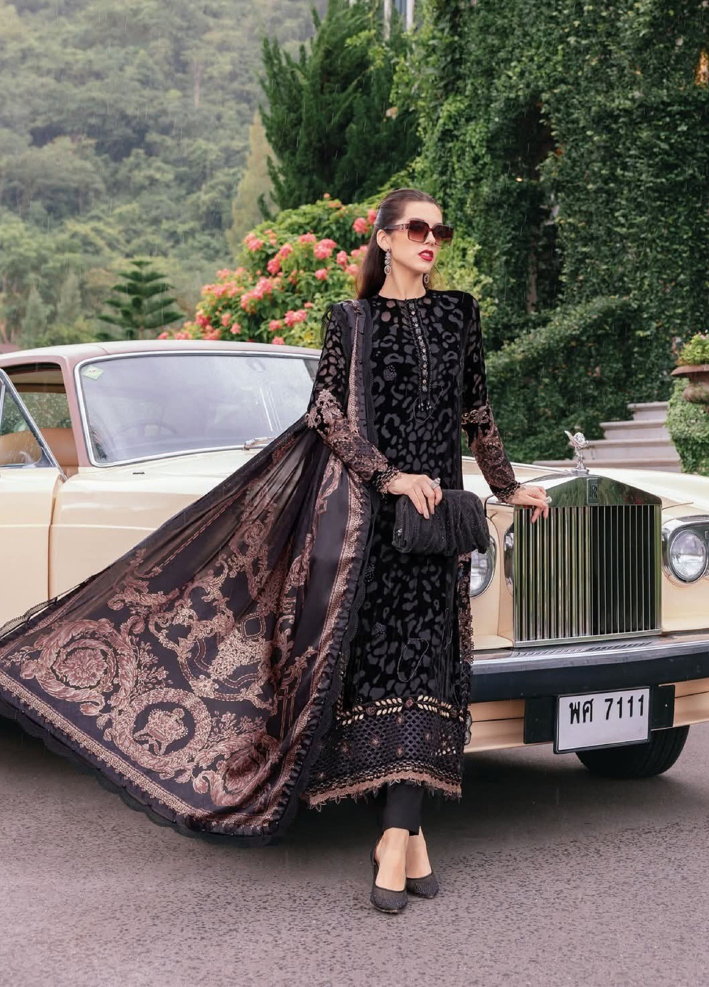 Luxe by Maria B Unstitched Embroidered Velvet 3 Piece MB25LW D1 - Winter Collection