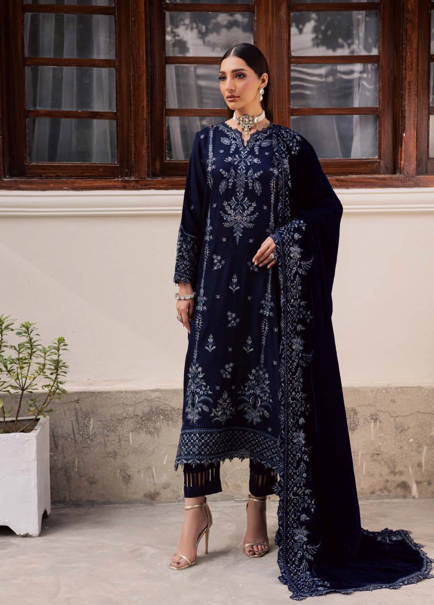 Nureh Exclusive Unstitched Luxury Leather Peach Velvet Shawl Embroidered Suits 3 Piece NU25NS NE-200 - Festive Collection