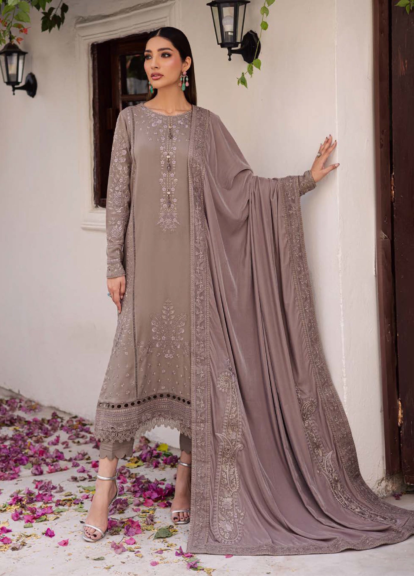 Nureh Exclusive Unstitched Luxury Leather Peach Velvet Shawl Embroidered Suits 3 Piece NU25NS NE-201 - Festive Collection