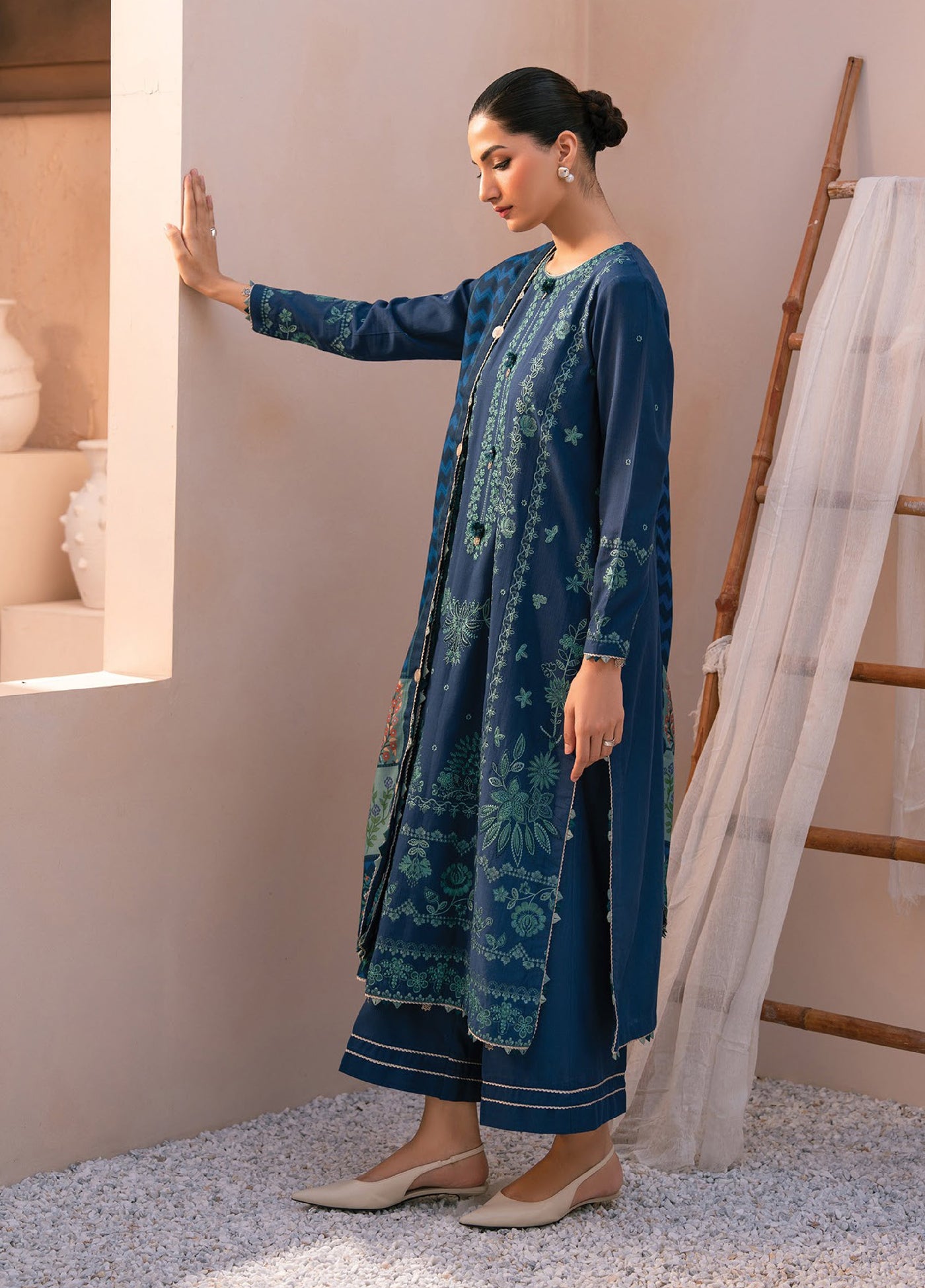 Rang e Khizaan by Xenia Unstitched Khaddar Embroidered Suits 3 Piece XE25SW D-05 SAIRA - Winter Collection