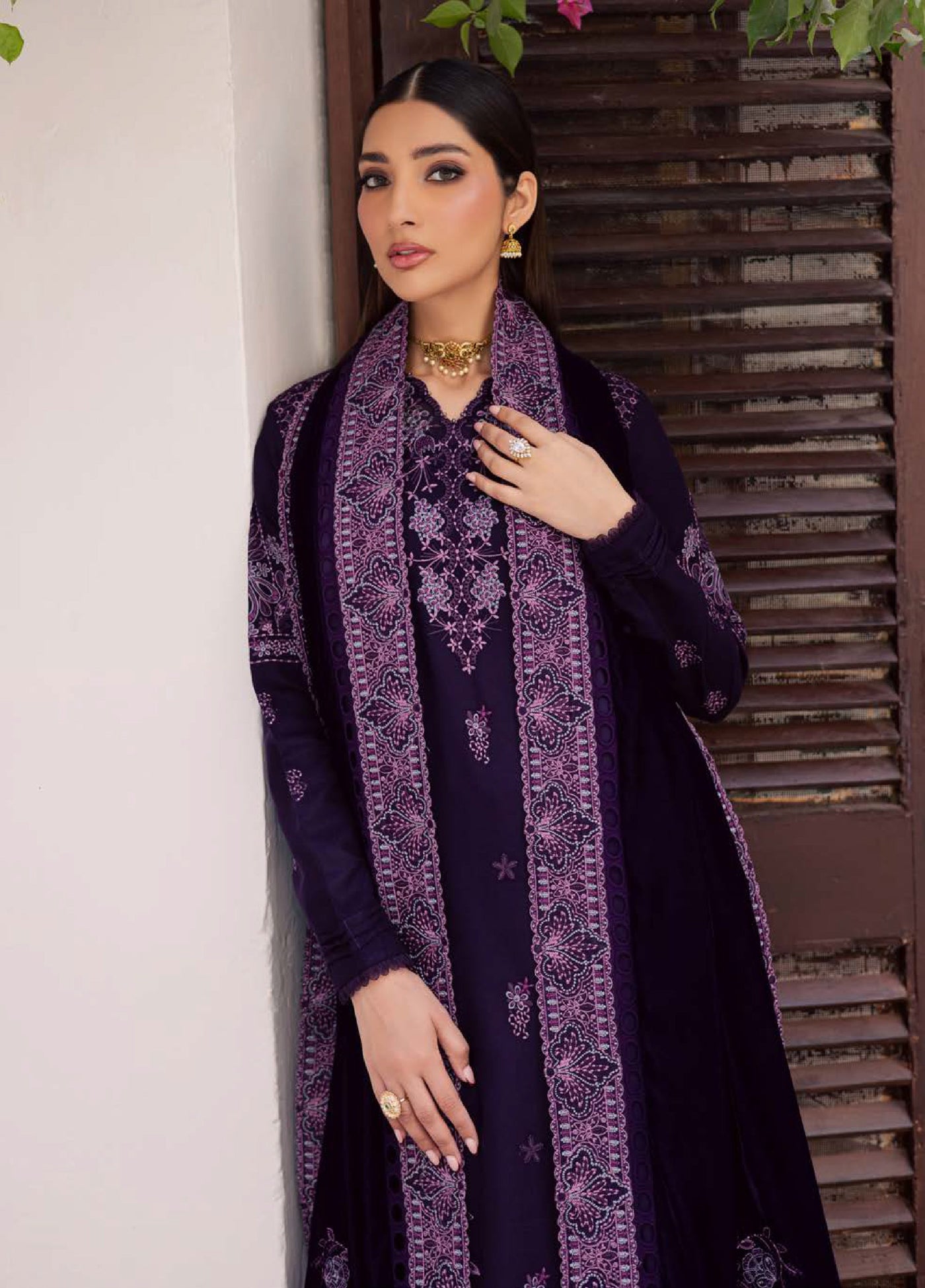 Nureh Exclusive Unstitched Luxury Leather Peach Velvet Shawl Embroidered Suits 3 Piece NU25NS NE-198 - Festive Collection