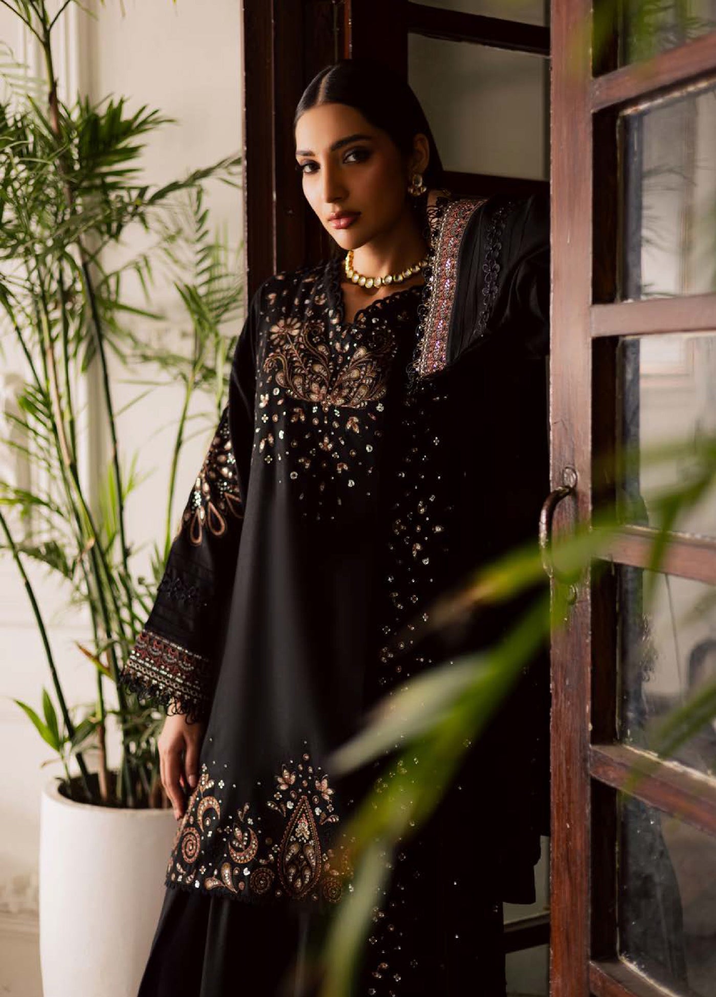 Nureh Exclusive Unstitched Luxury Leather Peach Velvet Shawl Embroidered Suits 3 Piece NU25NS NE-202 - Festive Collection