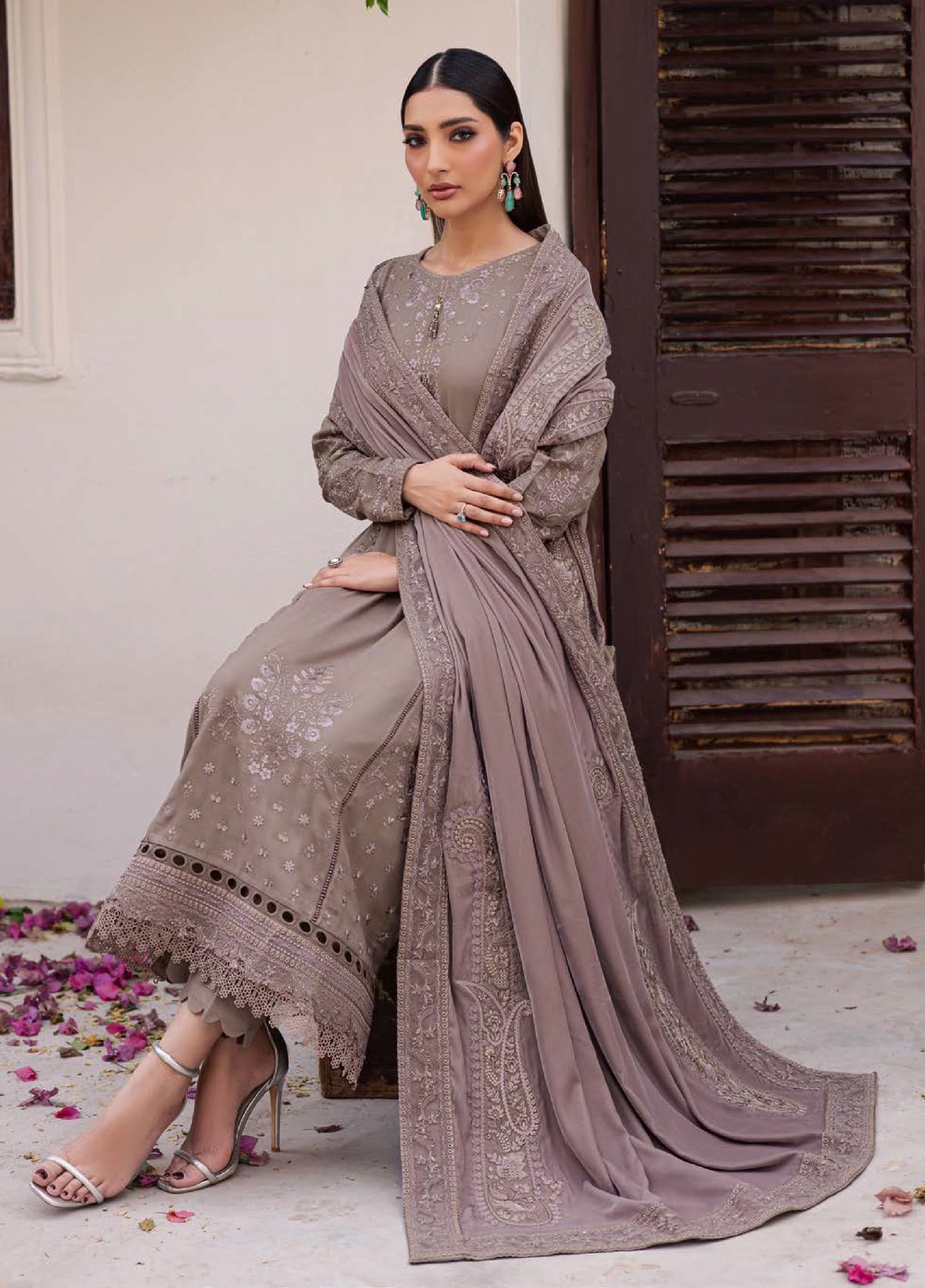 Nureh Exclusive Unstitched Luxury Leather Peach Velvet Shawl Embroidered Suits 3 Piece NU25NS NE-201 - Festive Collection