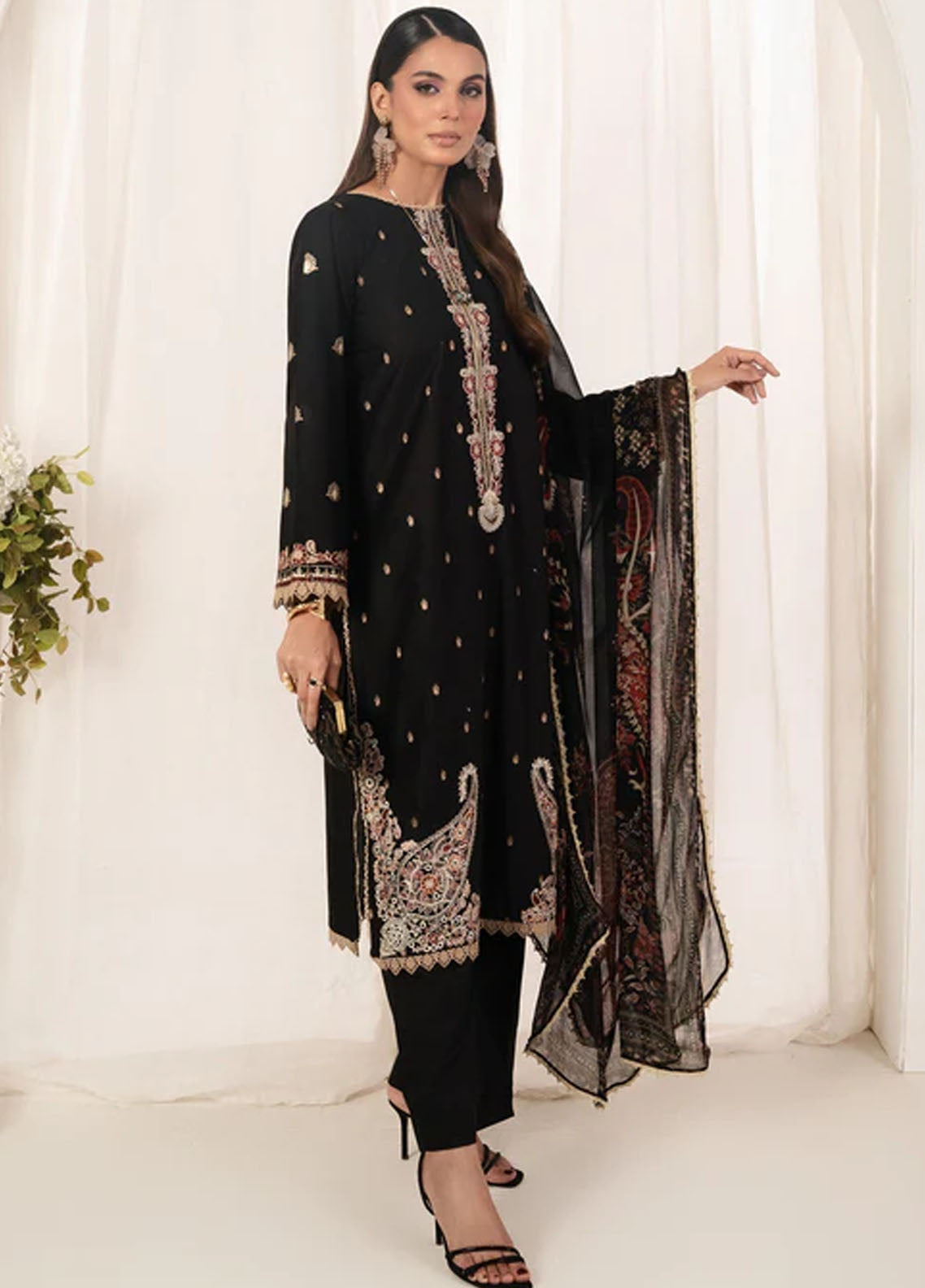 Autumn Echo by Meerak Pret Embroidered Cambric 3 Piece Suit Ayzel