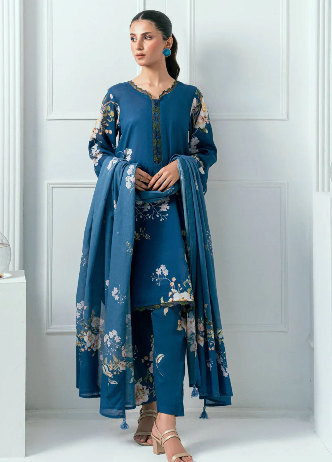 Amal Printed Lawn Suits Unstitched 3 Piece AL25AUS D-7