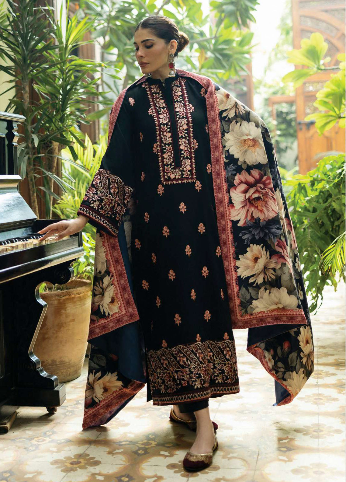 Zainab Chottani Unstitched Winter Shawls Collection 2024 D-02 Alaya