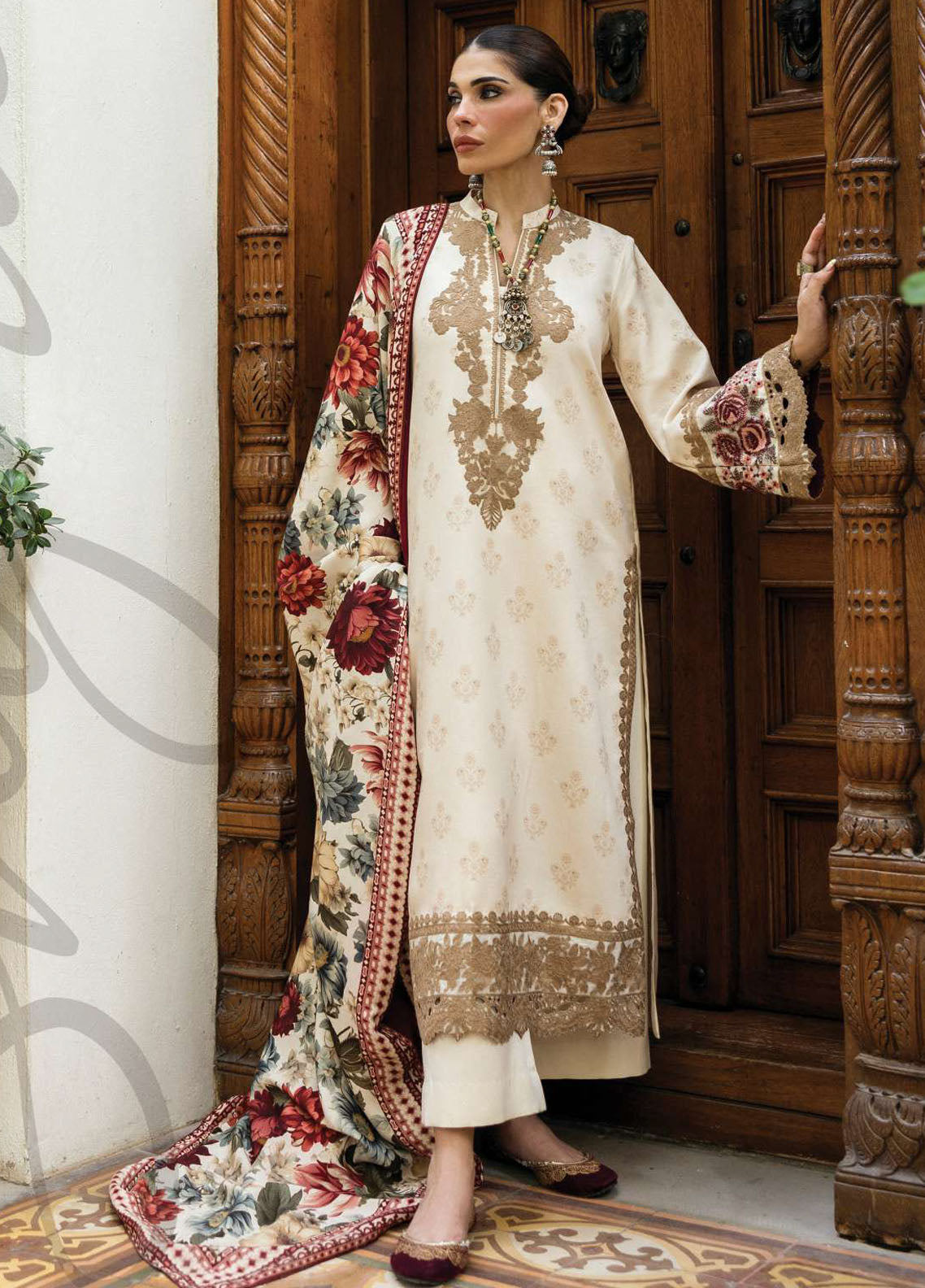 Zainab Chottani Unstitched Winter Shawls Collection 2024 D-03 Shyna