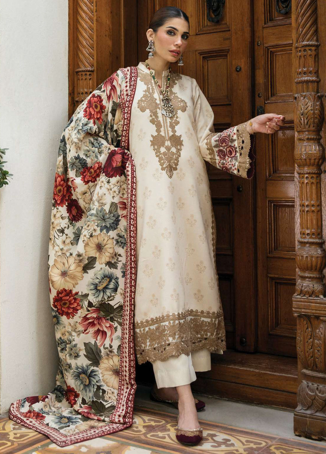 Zainab Chottani Unstitched Winter Shawls Collection 2024 D-03 Shyna